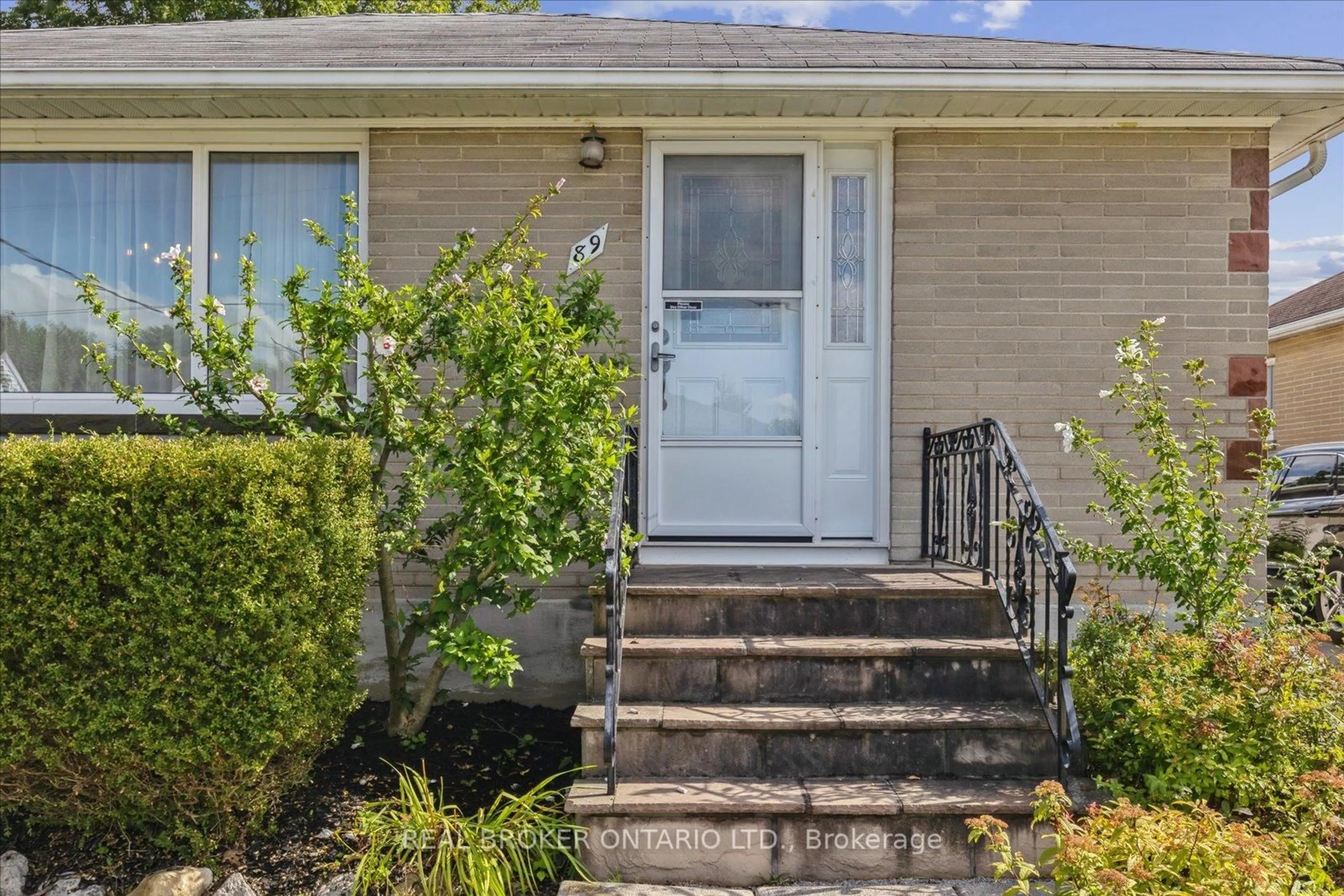 Unknown for 89 Pontiac Ave, Oshawa Ontario L1G 3M1