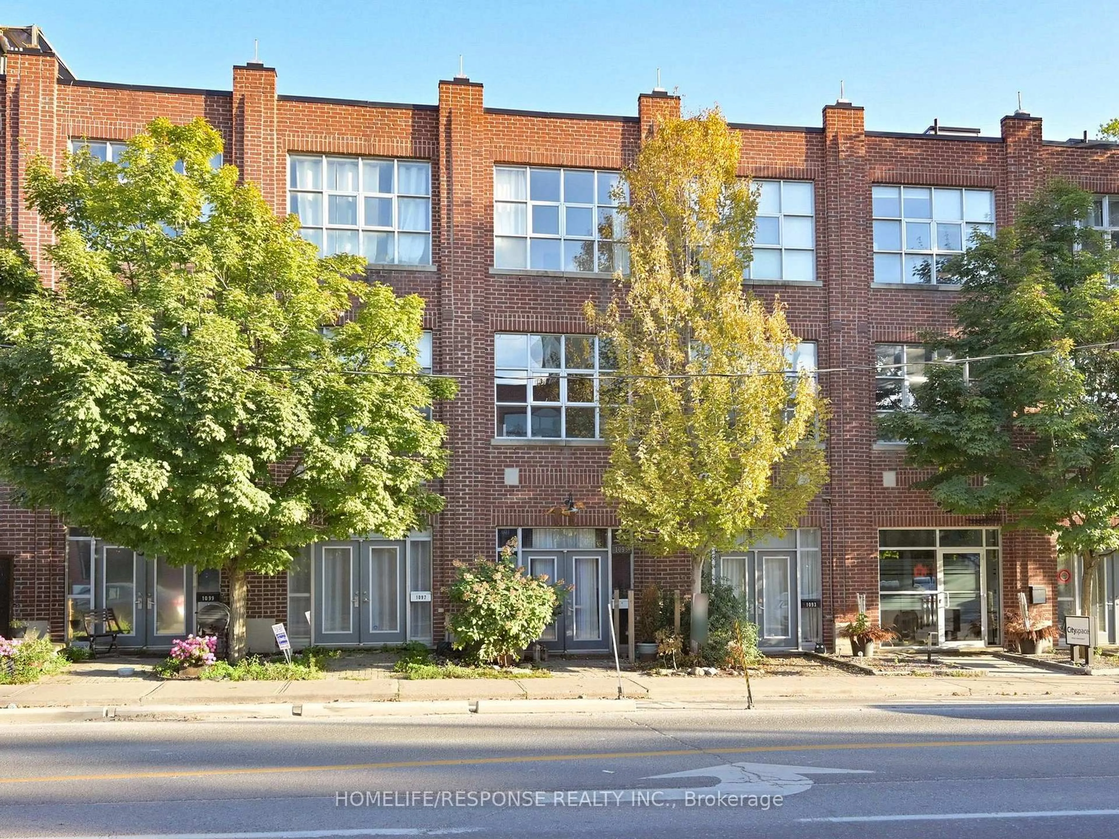 Home with brick exterior material, building for 1095 DUNDAS St, Toronto Ontario M4M 1R9