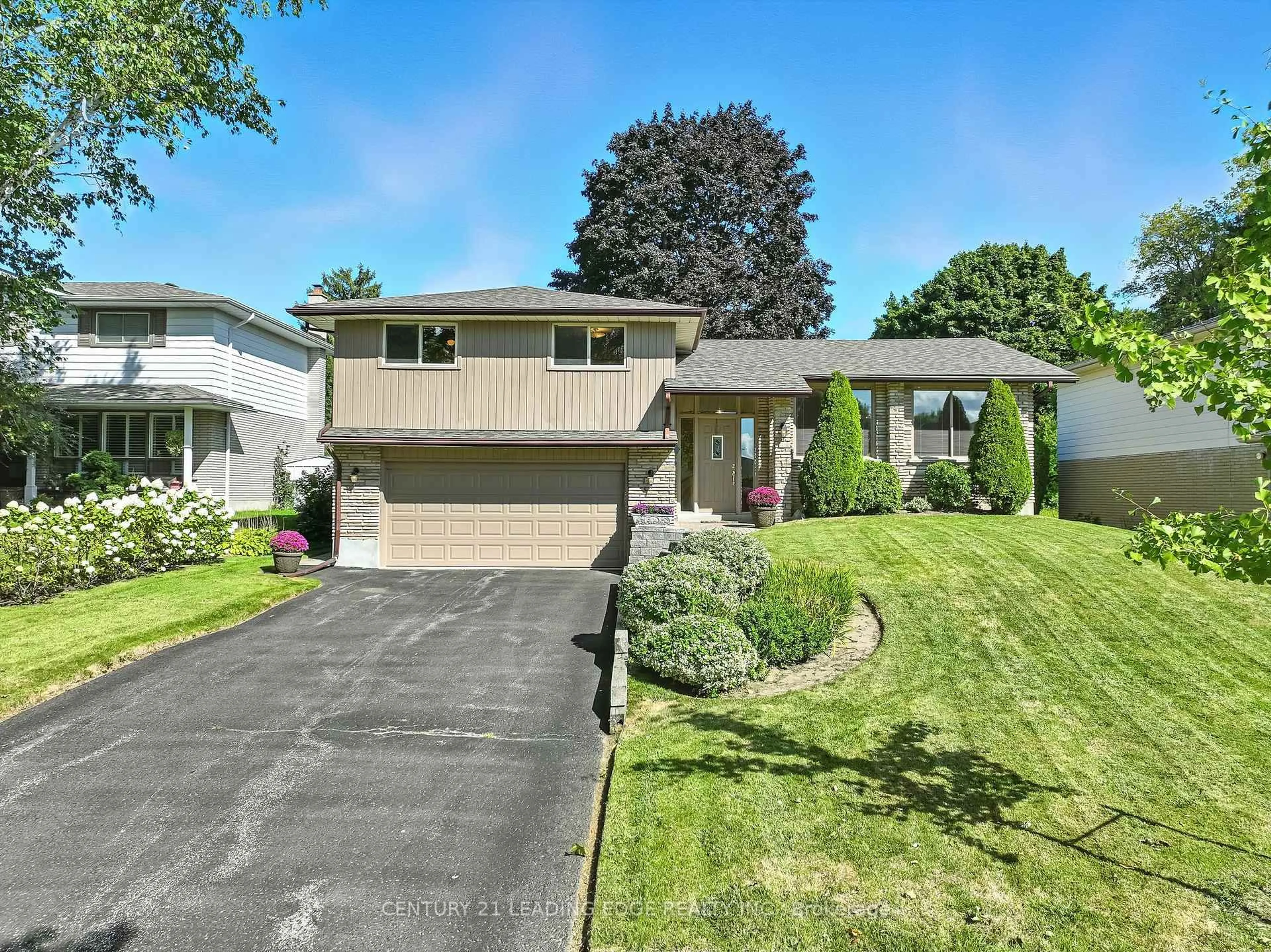 Home with vinyl exterior material, street for 154 Switzer Dr, Oshawa Ontario L1G 3J7
