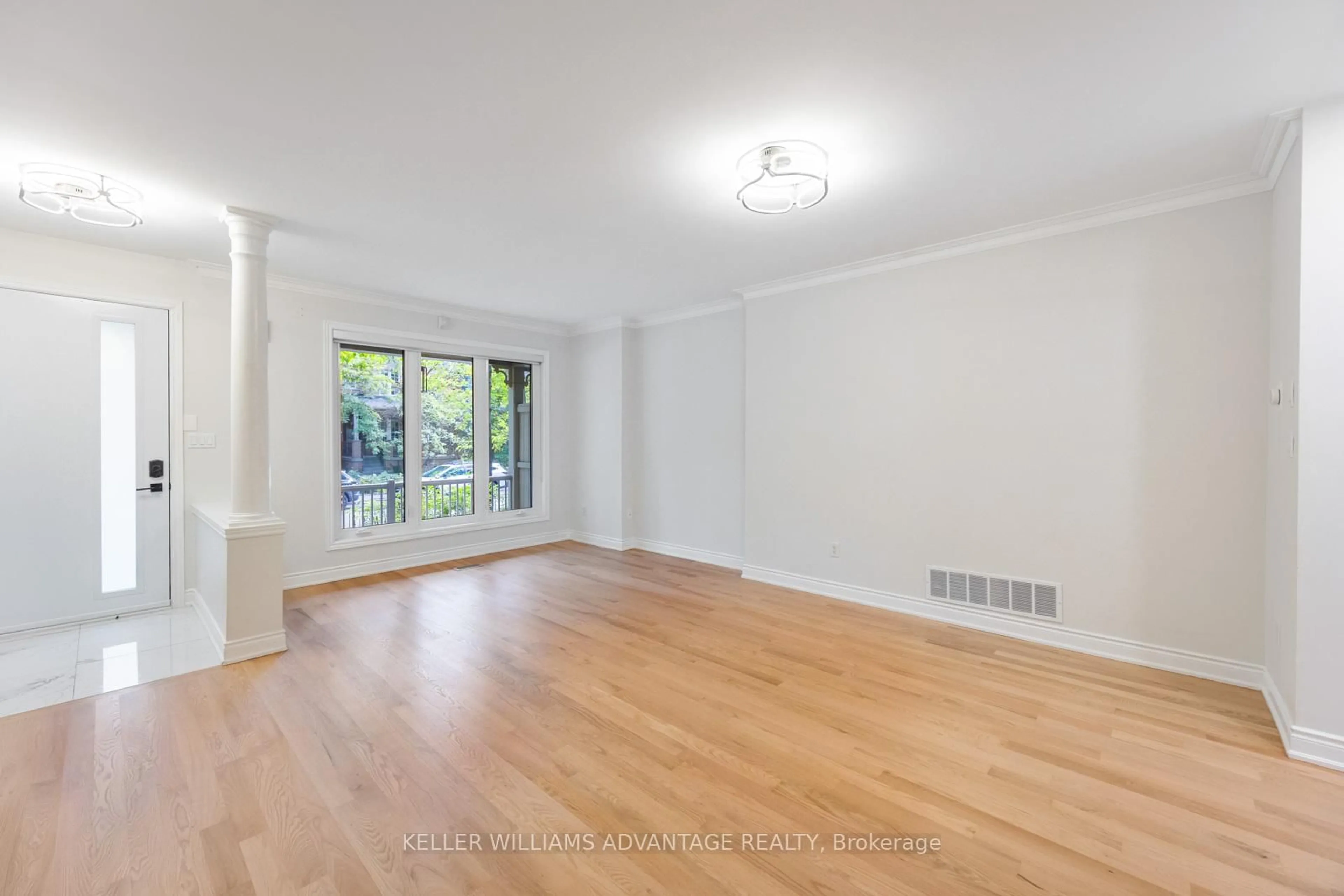 A pic of a room for 78 Winners Circ, Toronto Ontario M4L 3Z7