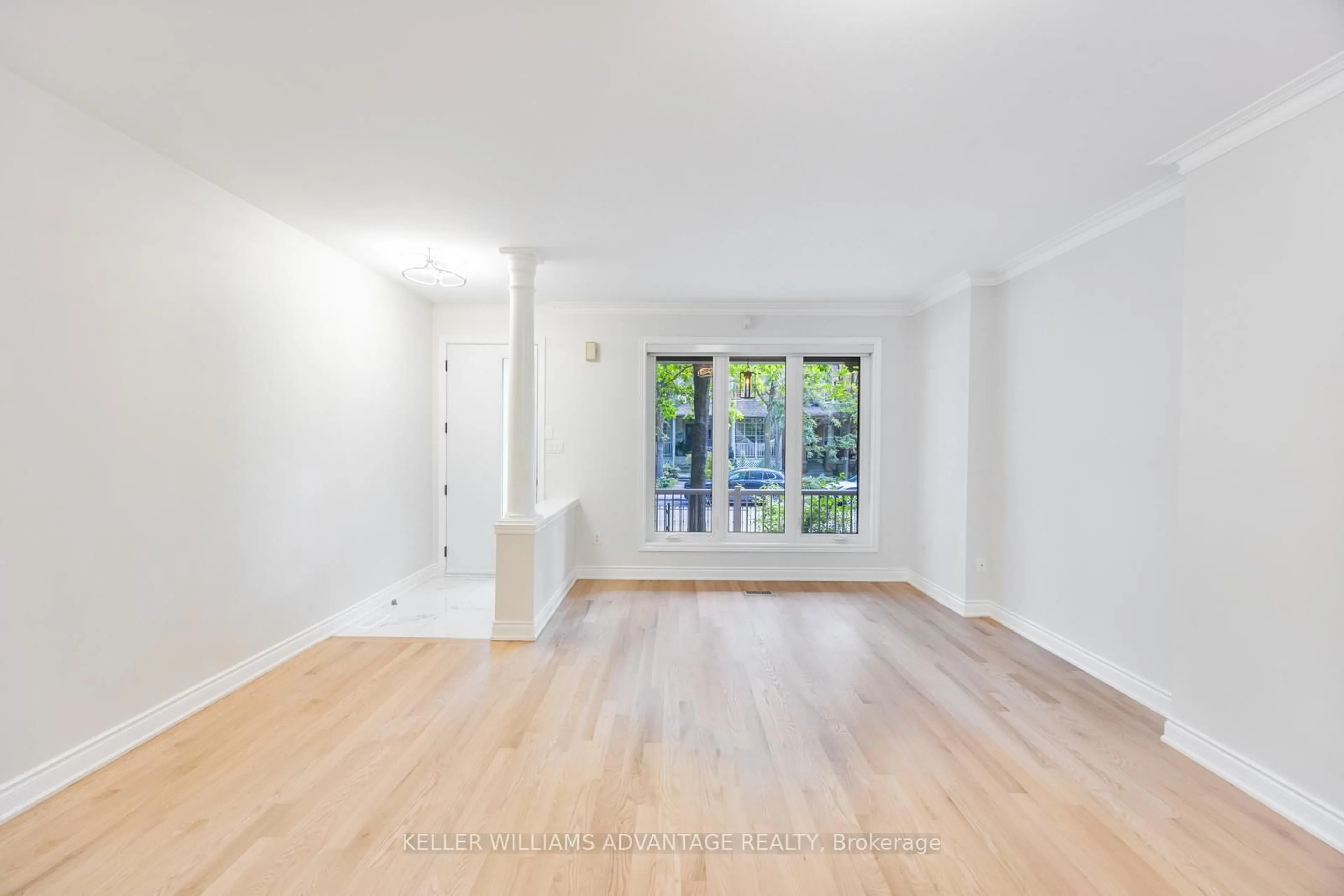 A pic of a room for 78 Winners Circ, Toronto Ontario M4L 3Z7