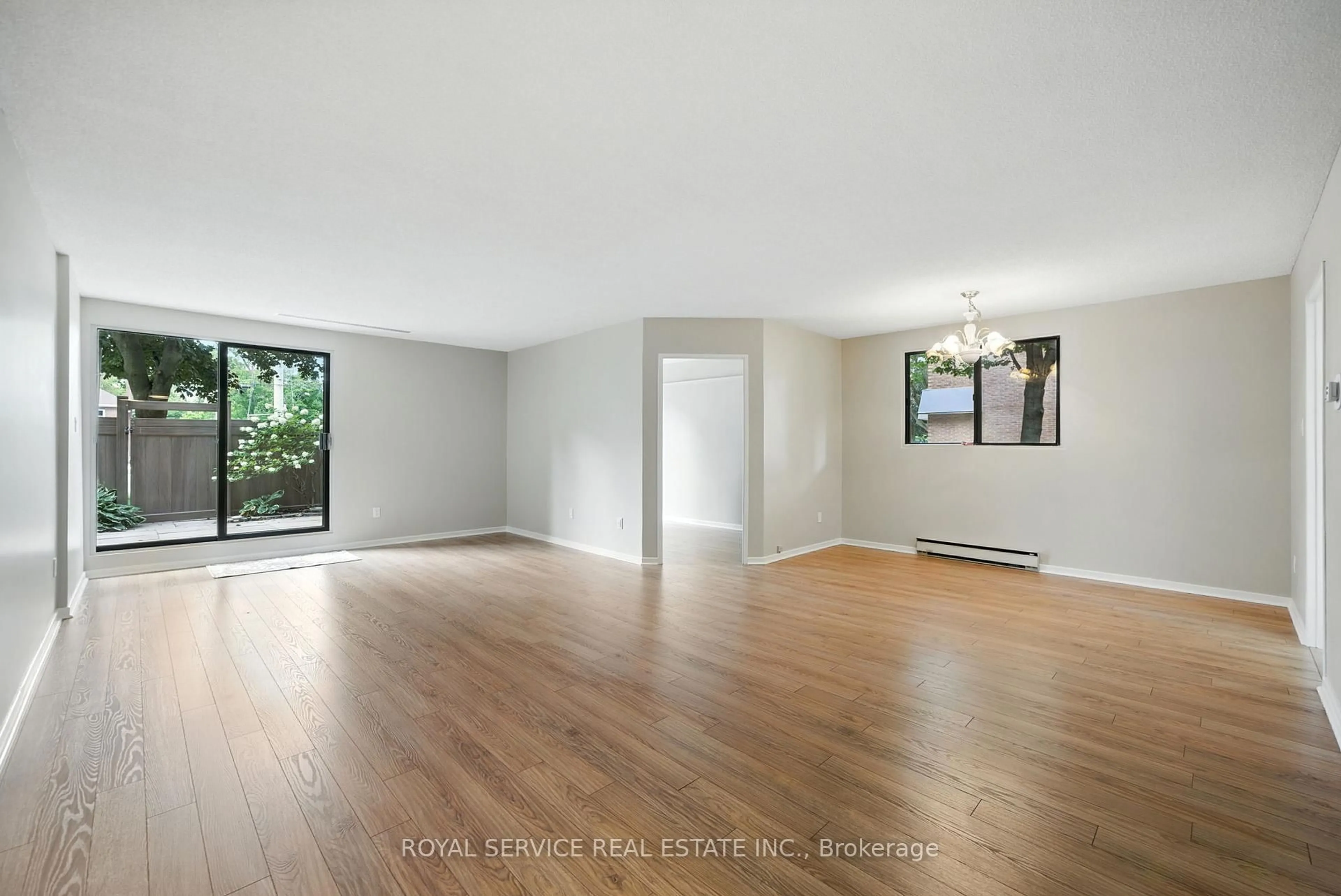 A pic of a room for 337 Simcoe St #101, Oshawa Ontario L1G 4T2