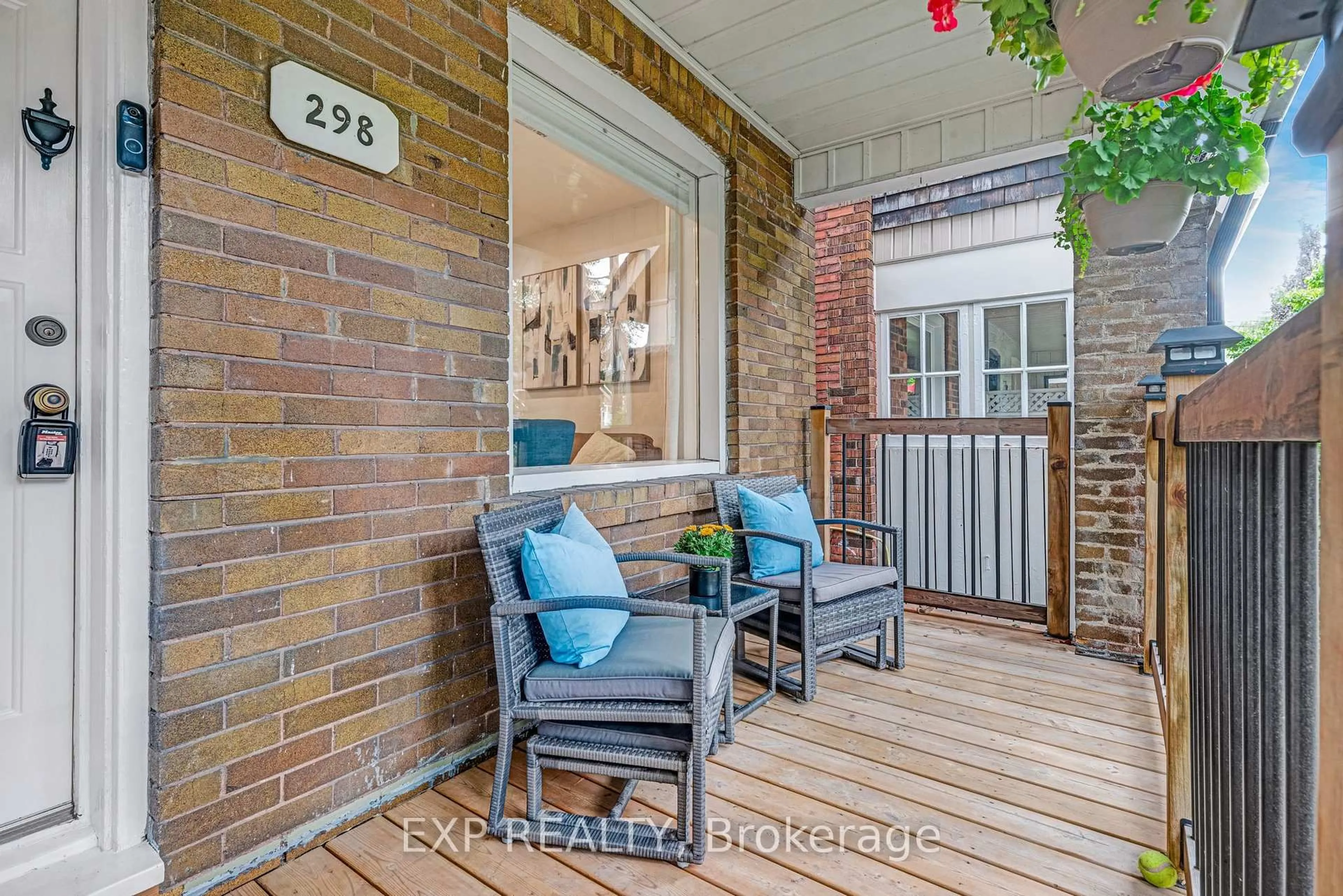 Unknown for 298 Gainsborough Rd, Toronto Ontario M4L 3C6