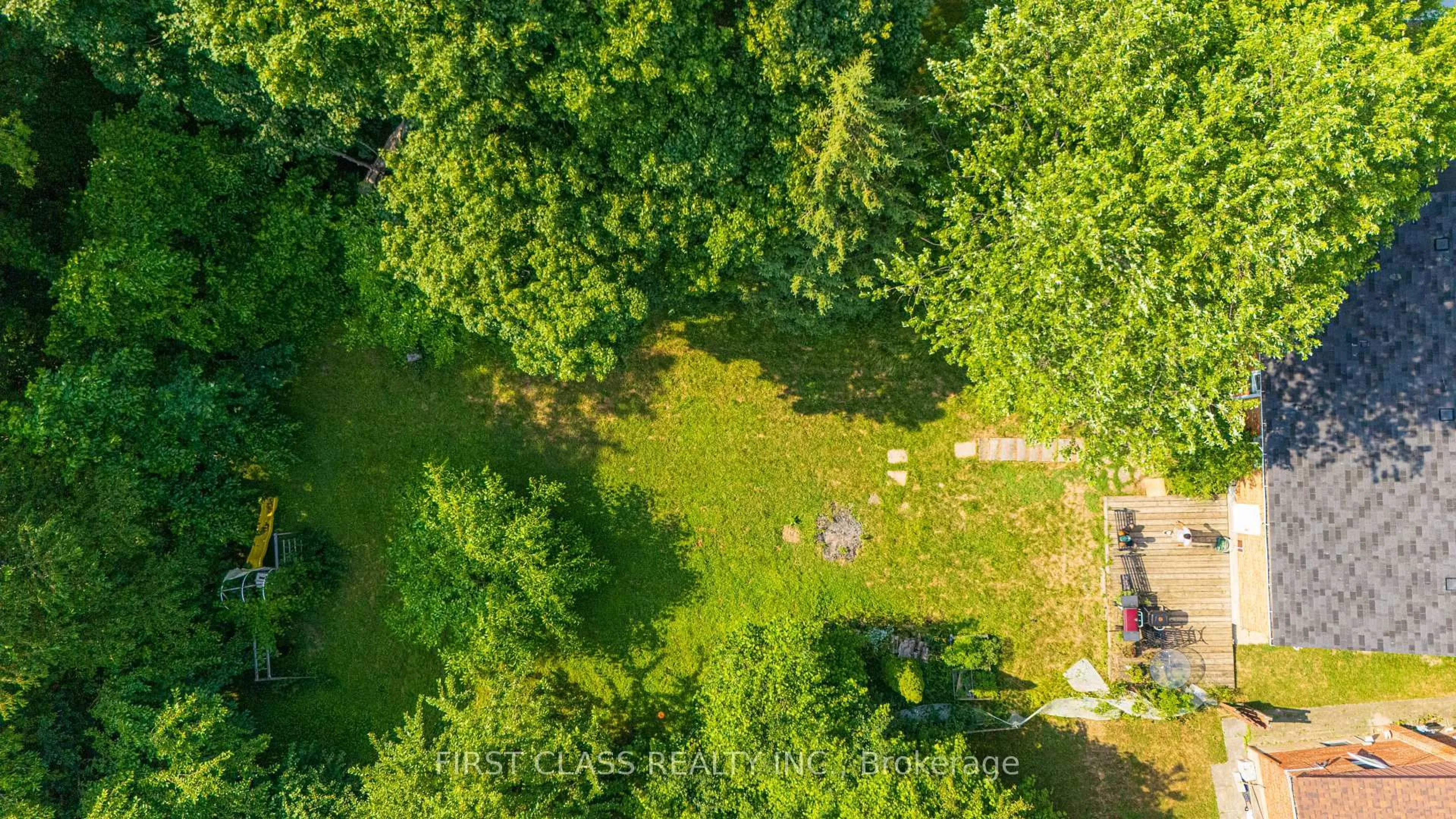 A pic from outside/outdoor area/front of a property/back of a property/a pic from drone, forest/trees view for 22 Hopecrest Cres, Toronto Ontario M1K 2K4