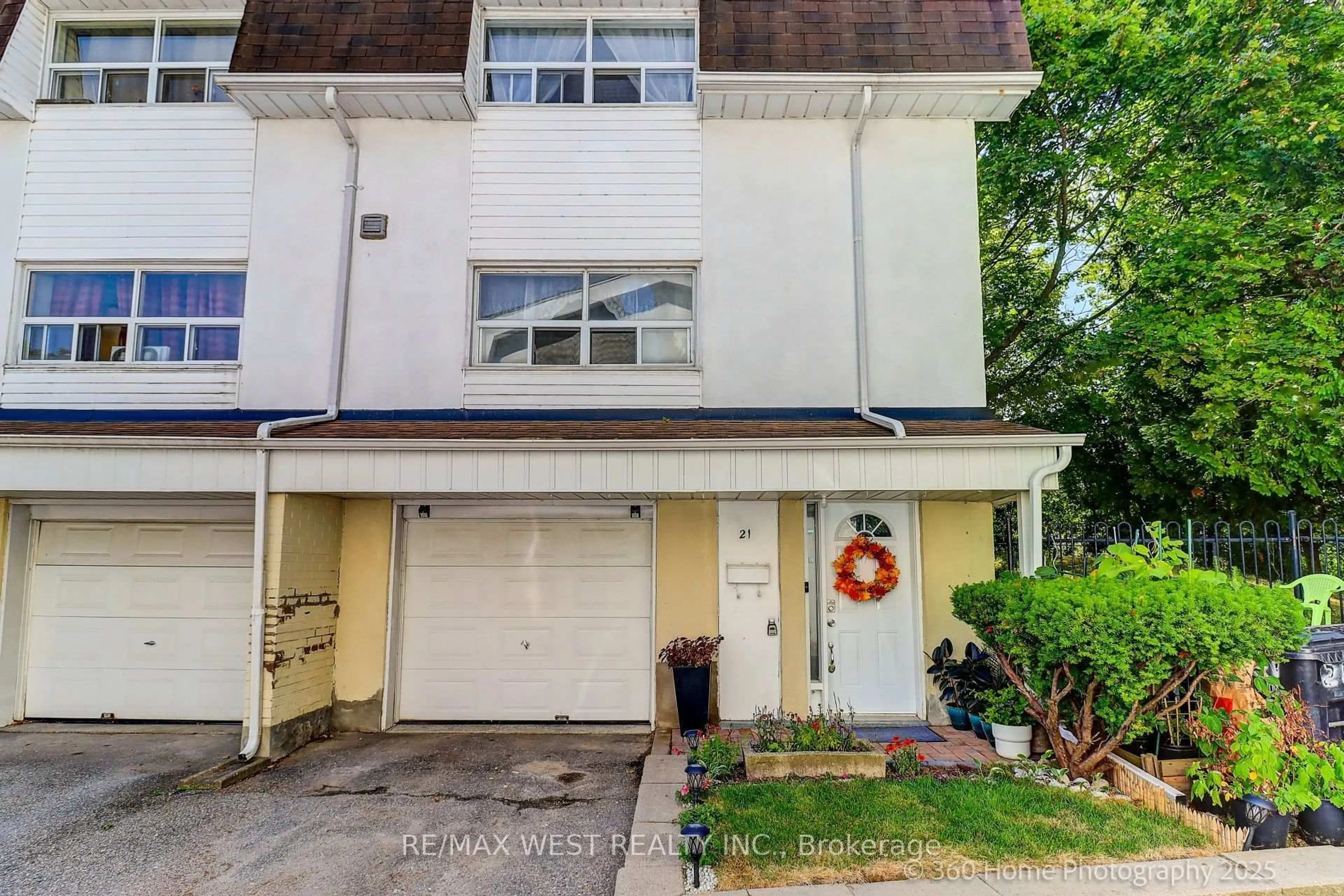 Unknown for 21 Trailridge Cres #10, Toronto Ontario M1E 4C4