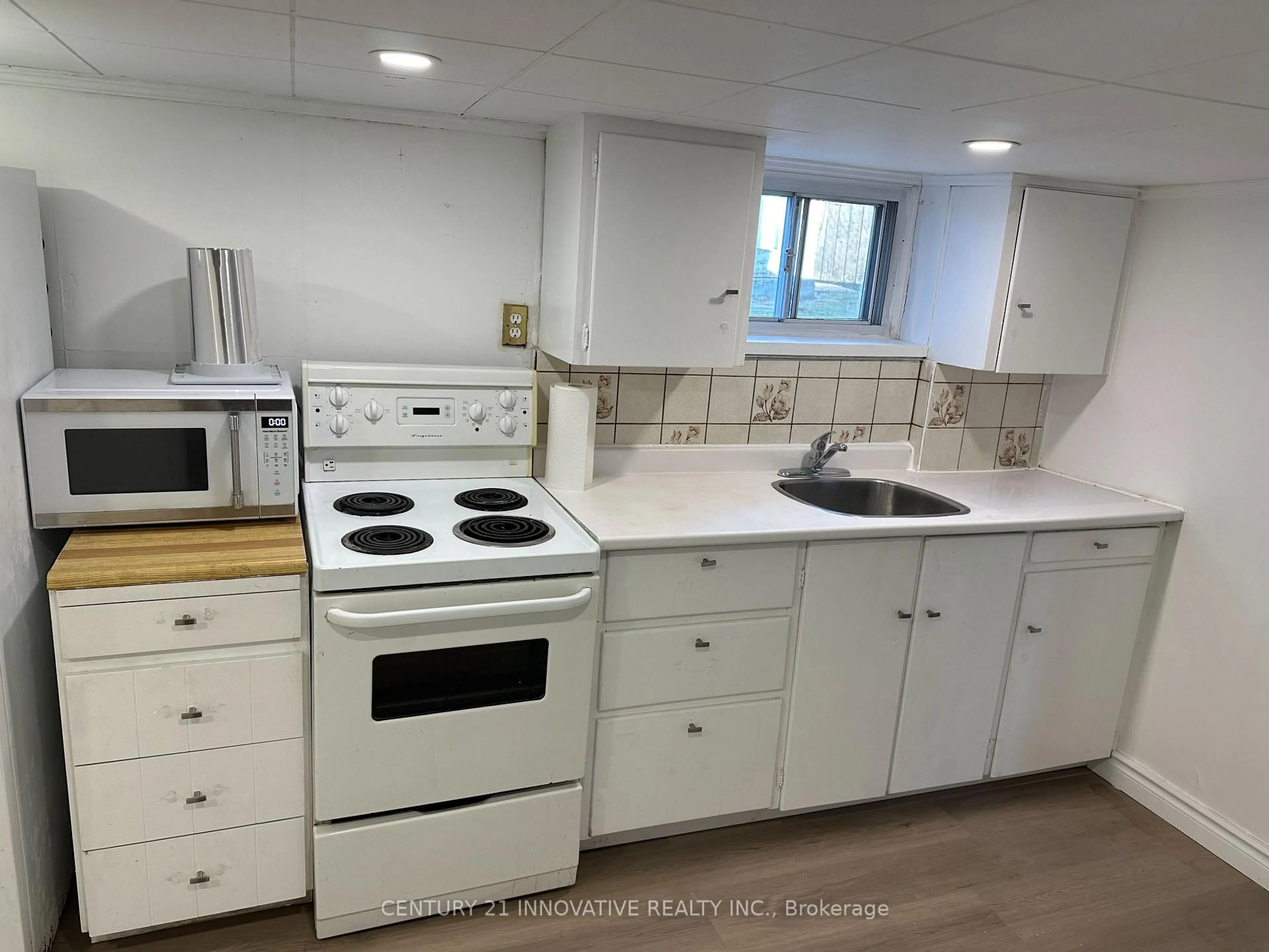 Standard kitchen, unknown for 3 Glasgow Ave, Toronto Ontario M1K 1B9