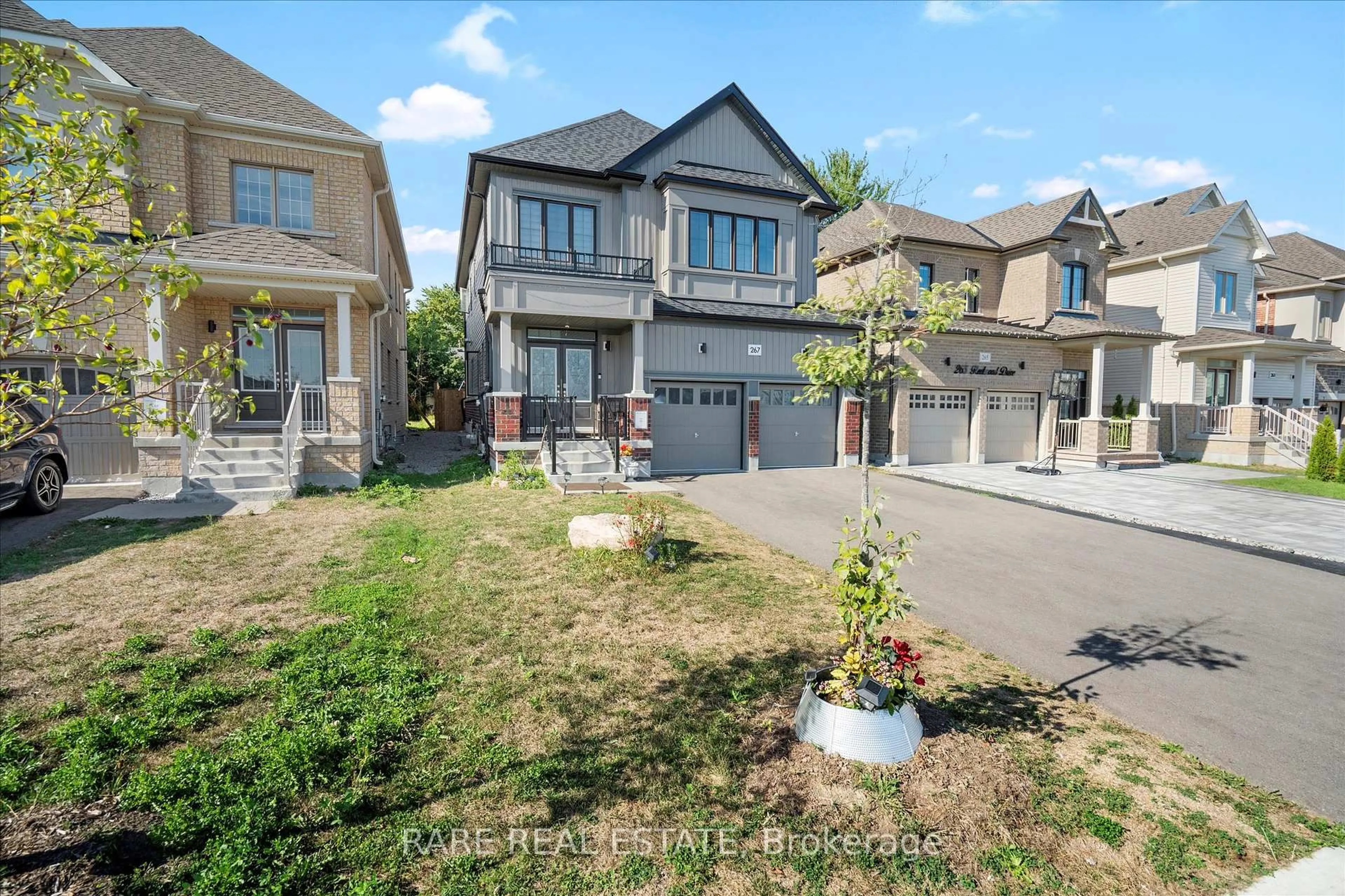 A pic from outside/outdoor area/front of a property/back of a property/a pic from drone, street for 267 Fleetwood Dr, Oshawa Ontario L1K 3E8