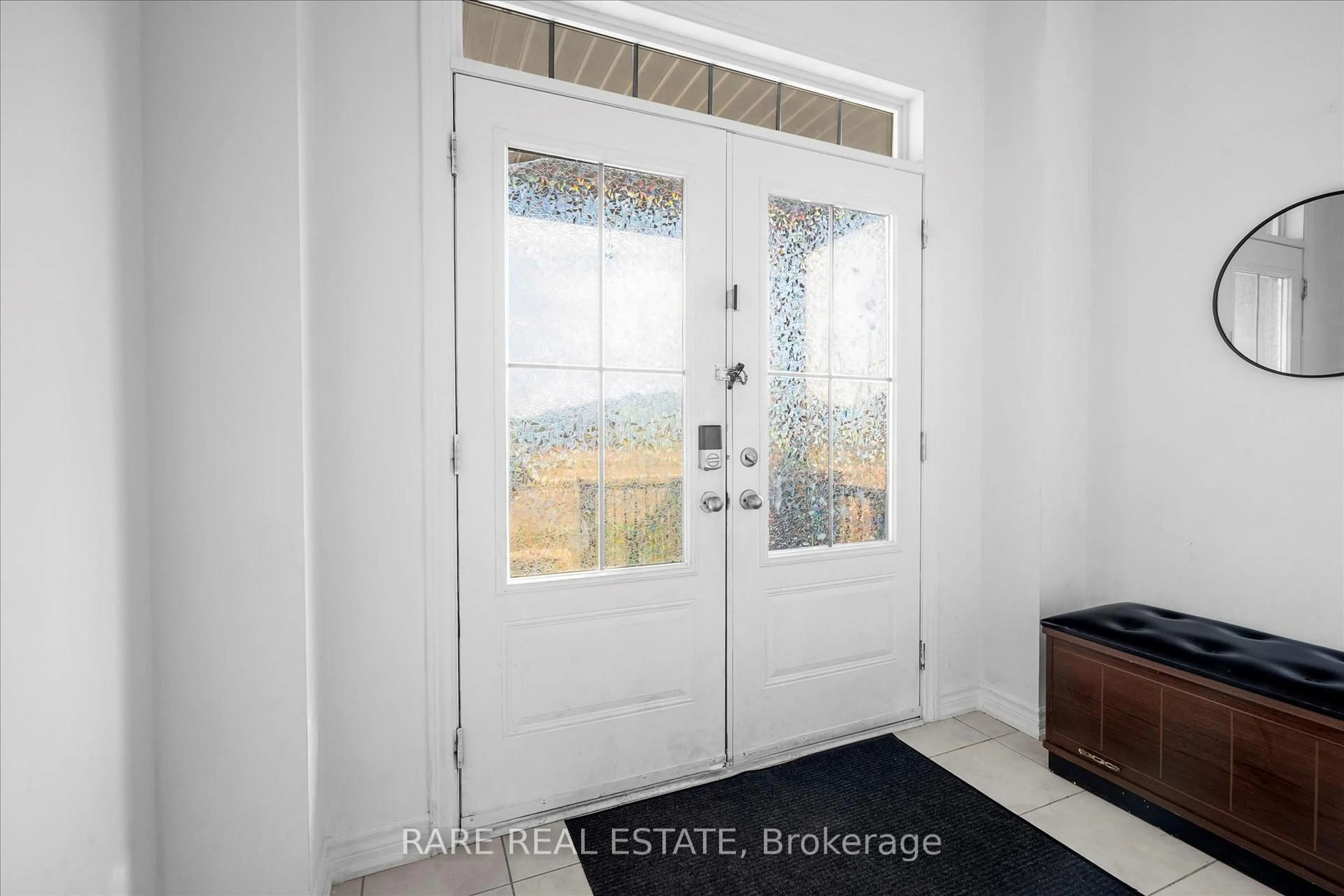 Indoor entryway for 267 Fleetwood Dr, Oshawa Ontario L1K 3E8