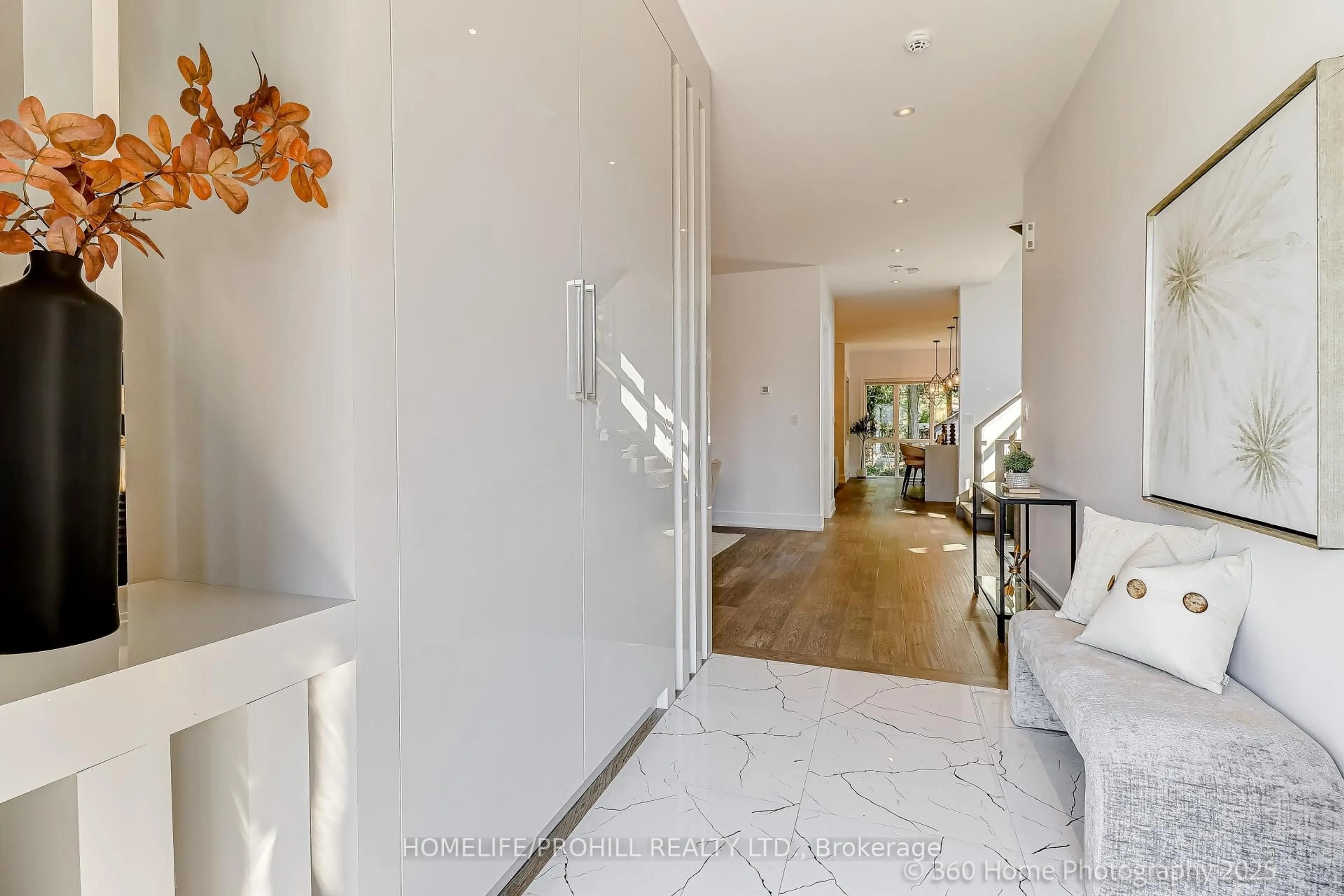 Indoor entryway for 8 Honey Dr, Toronto Ontario M1R 3S4