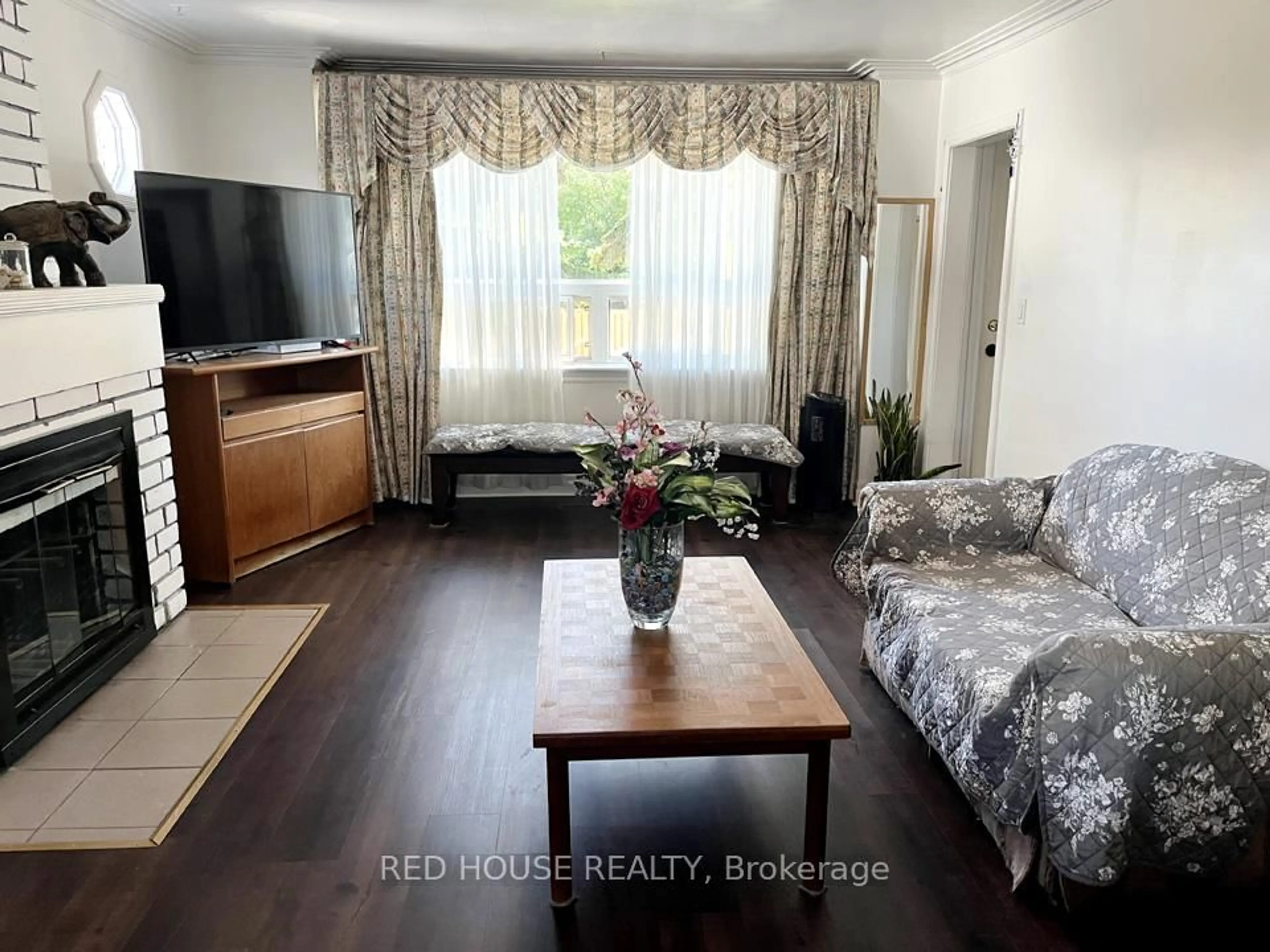 A pic of a room for 40 North Woodrow Blvd, Toronto Ontario M1K 1W3