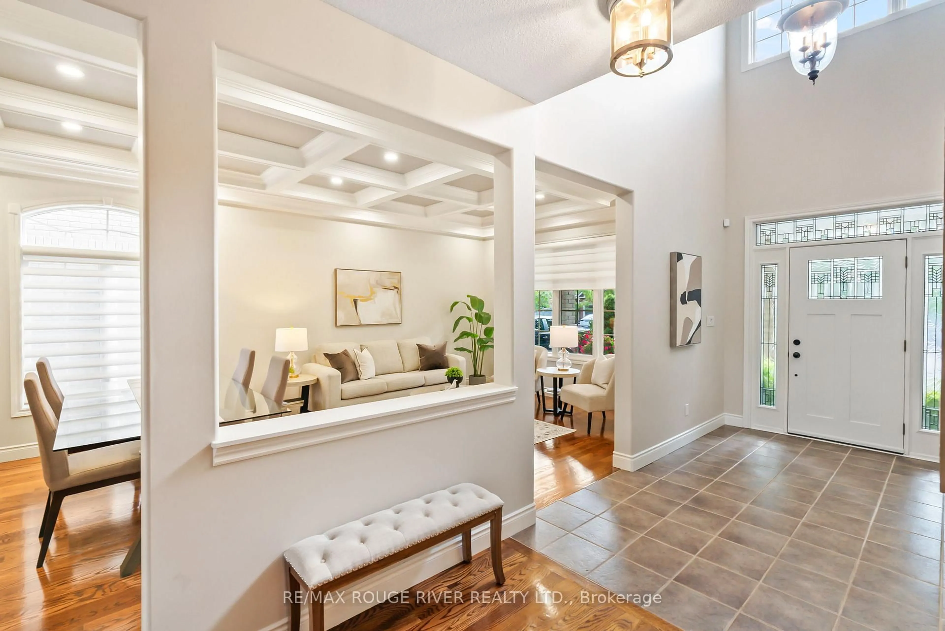 Indoor entryway for 350 Raike Dr, Oshawa Ontario L1L 0B1