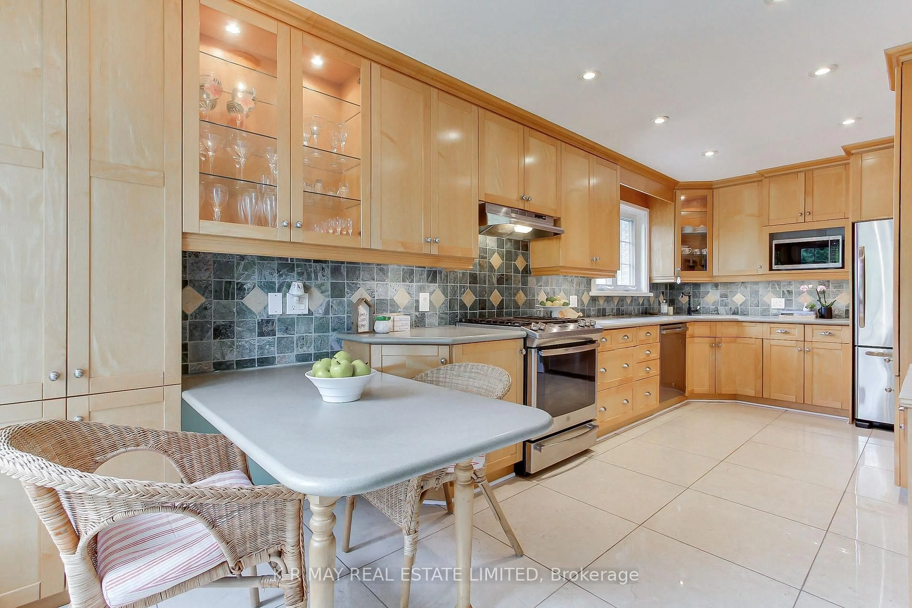 Unknown for 4 Mayhill Cres, Toronto Ontario M1G 1K6