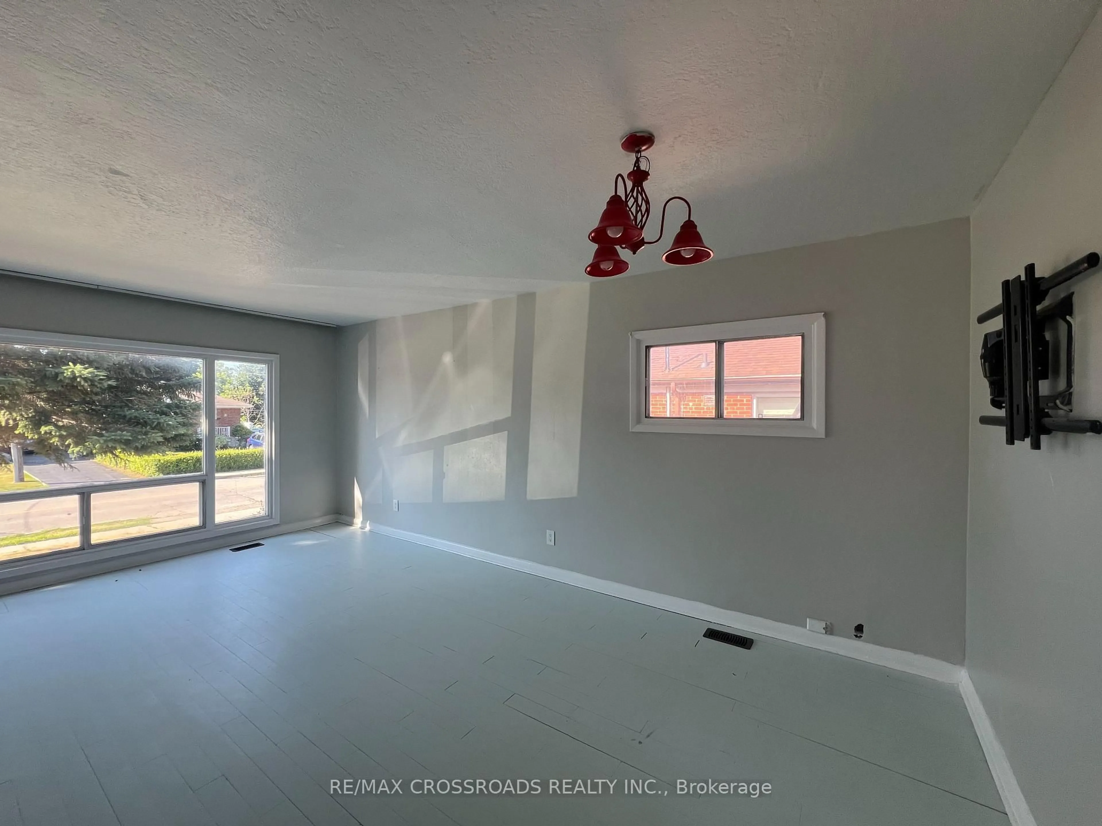 A pic of a room for 6 Seminole Ave, Toronto Ontario M1J 1M9