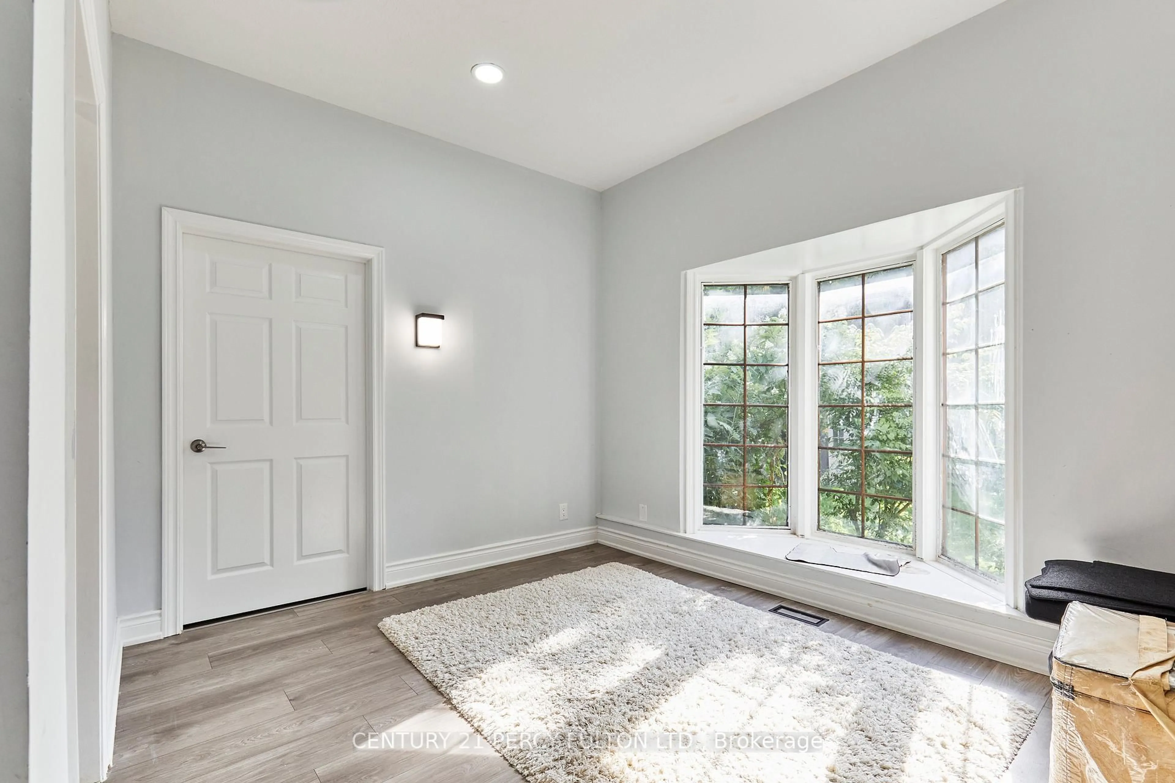 Indoor entryway for 132 Old Harwood Ave, Ajax Ontario L1T 4W4