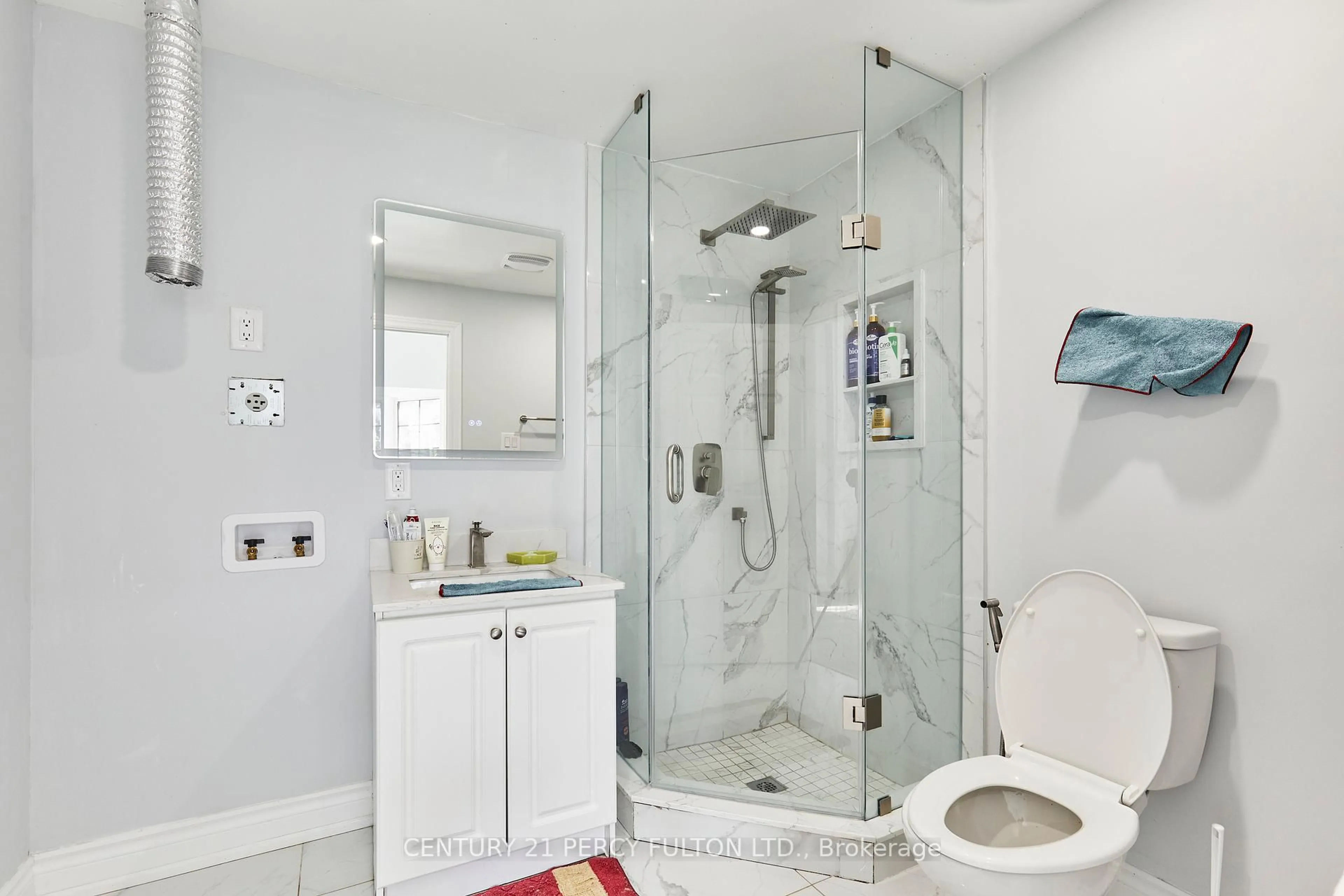 Contemporary bathroom, ceramic/tile floor for 132 Old Harwood Ave, Ajax Ontario L1T 4W4