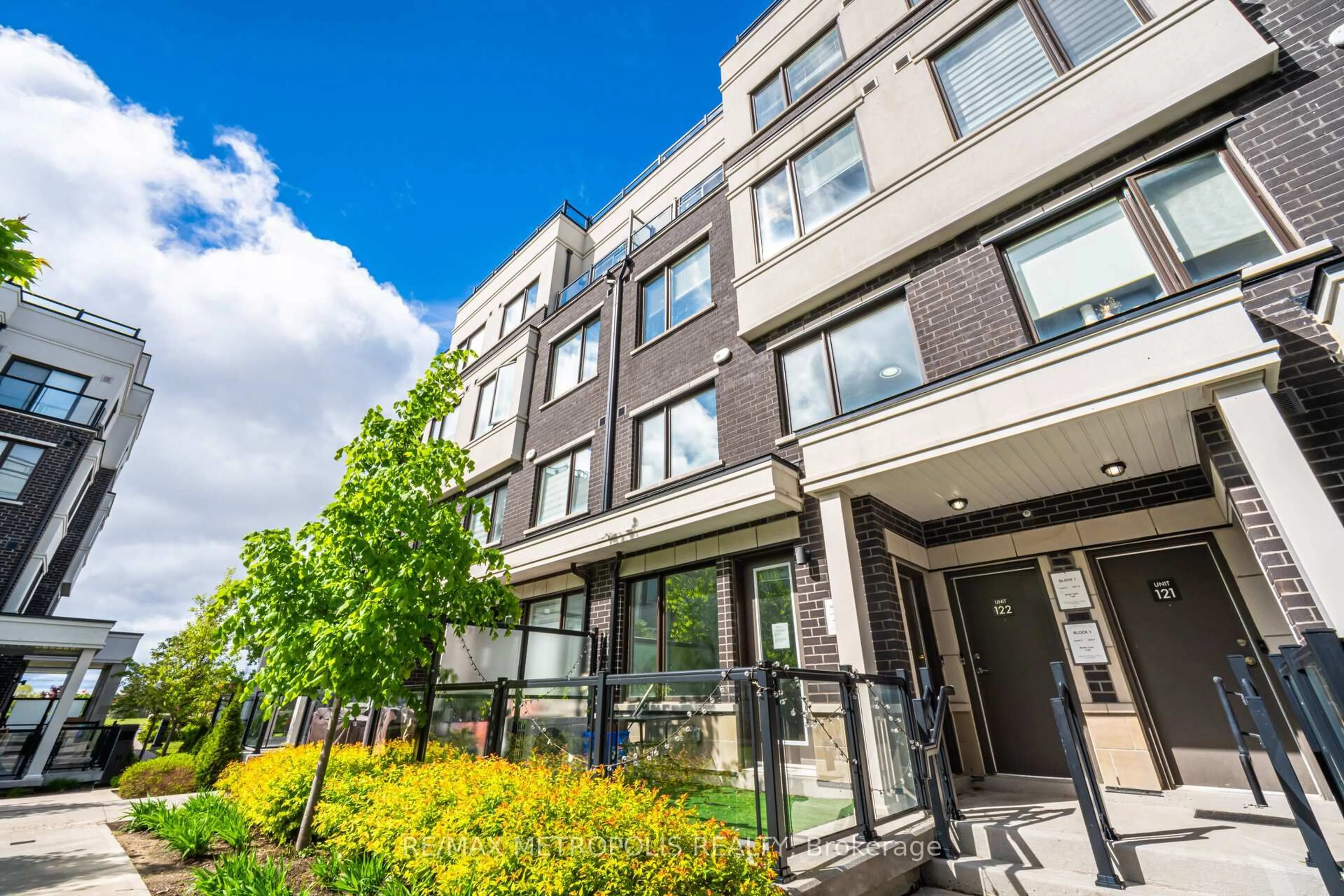 Patio, building for 1711 Pure Springs Blvd #110, Pickering Ontario L1X 0C3