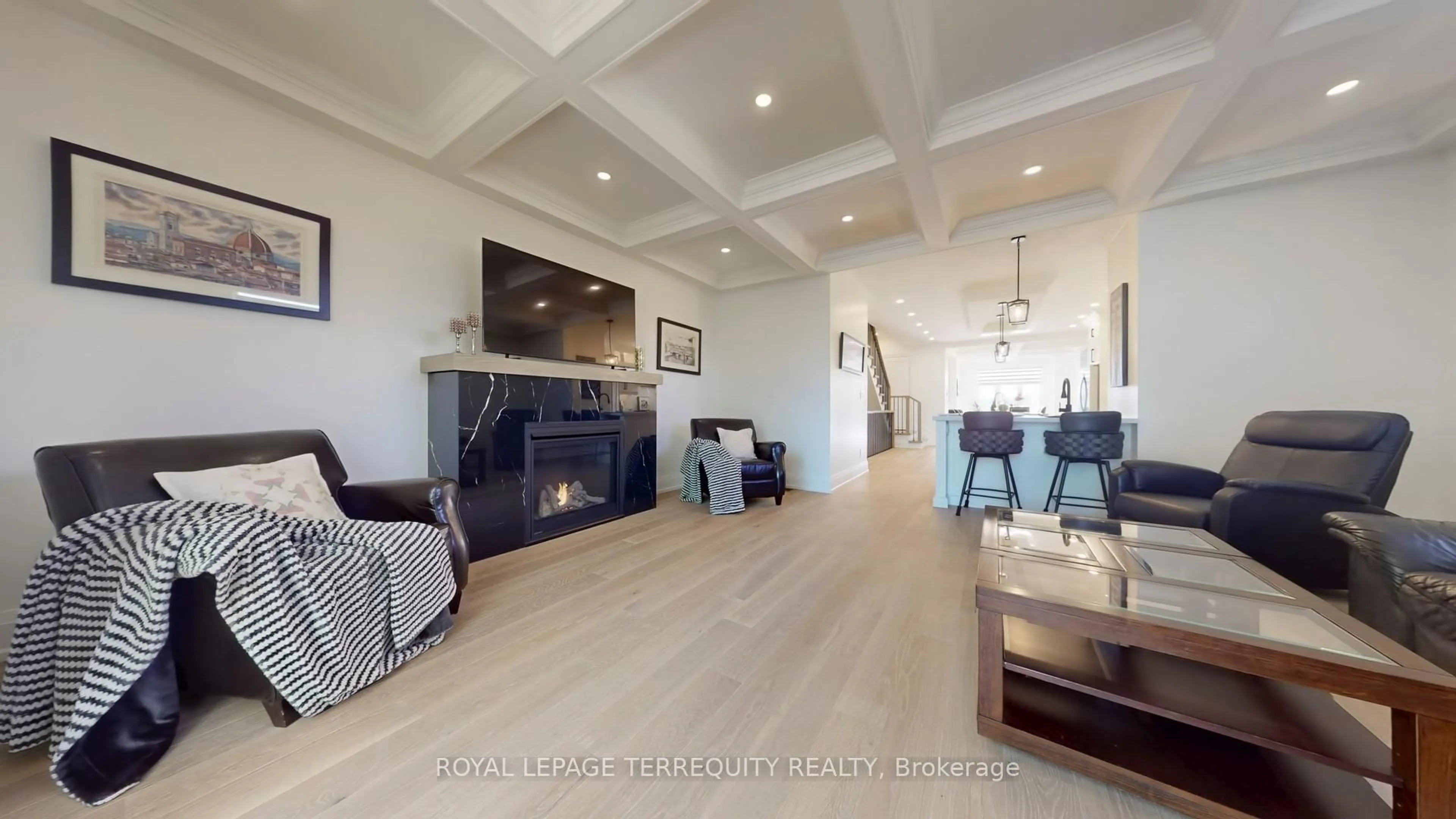 Living room with furniture, unknown for 819 Fairview Ave, Pickering Ontario L1W 1M7
