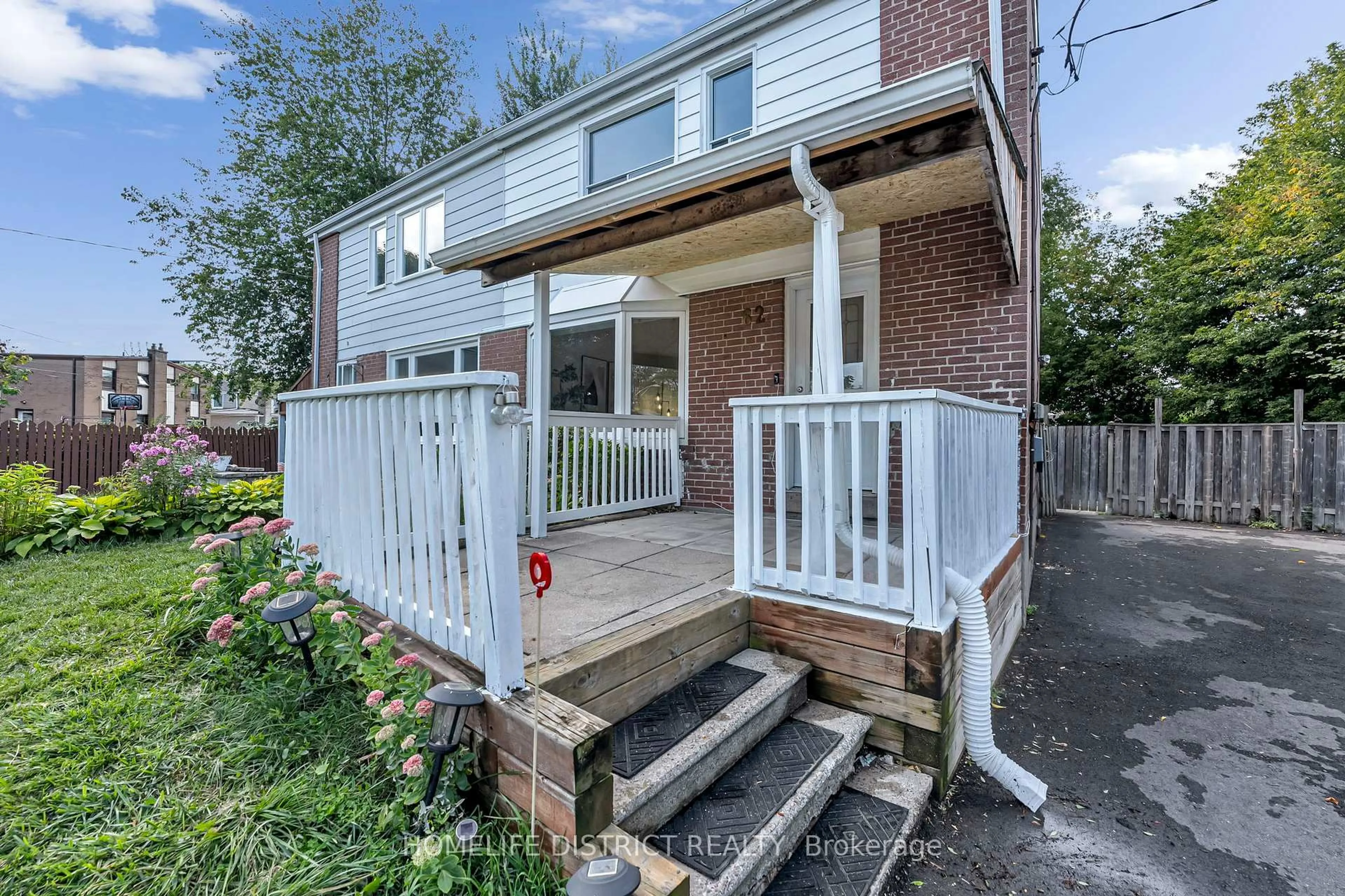 Patio, street for 62 Chelwood Rd, Toronto Ontario M1K 2K8