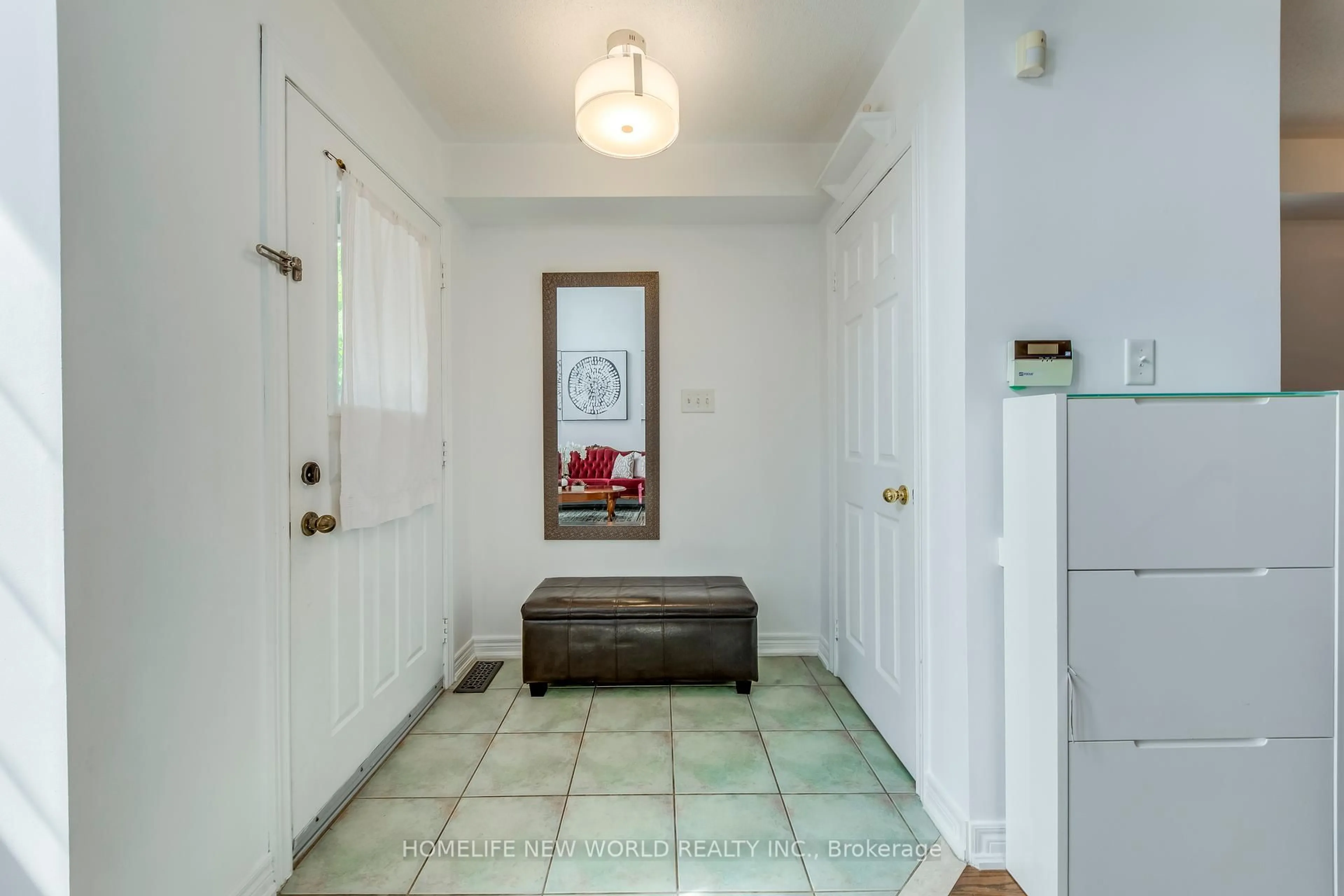 Indoor entryway for 97 Mcsweeney Cres, Ajax Ontario L1T 4G3