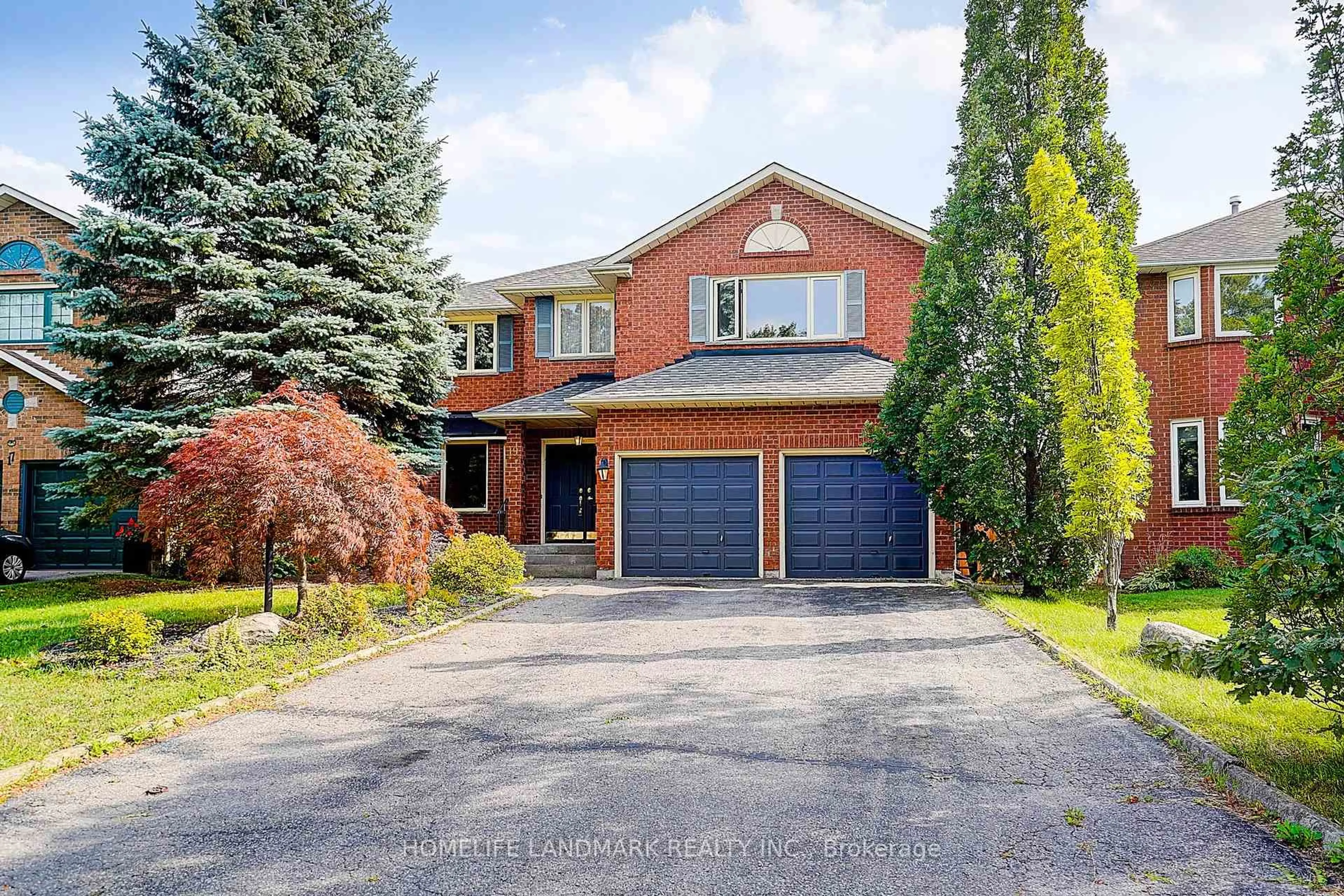 Home with brick exterior material, street for 19 Bridle Crt, Clarington Ontario L1E 2B1