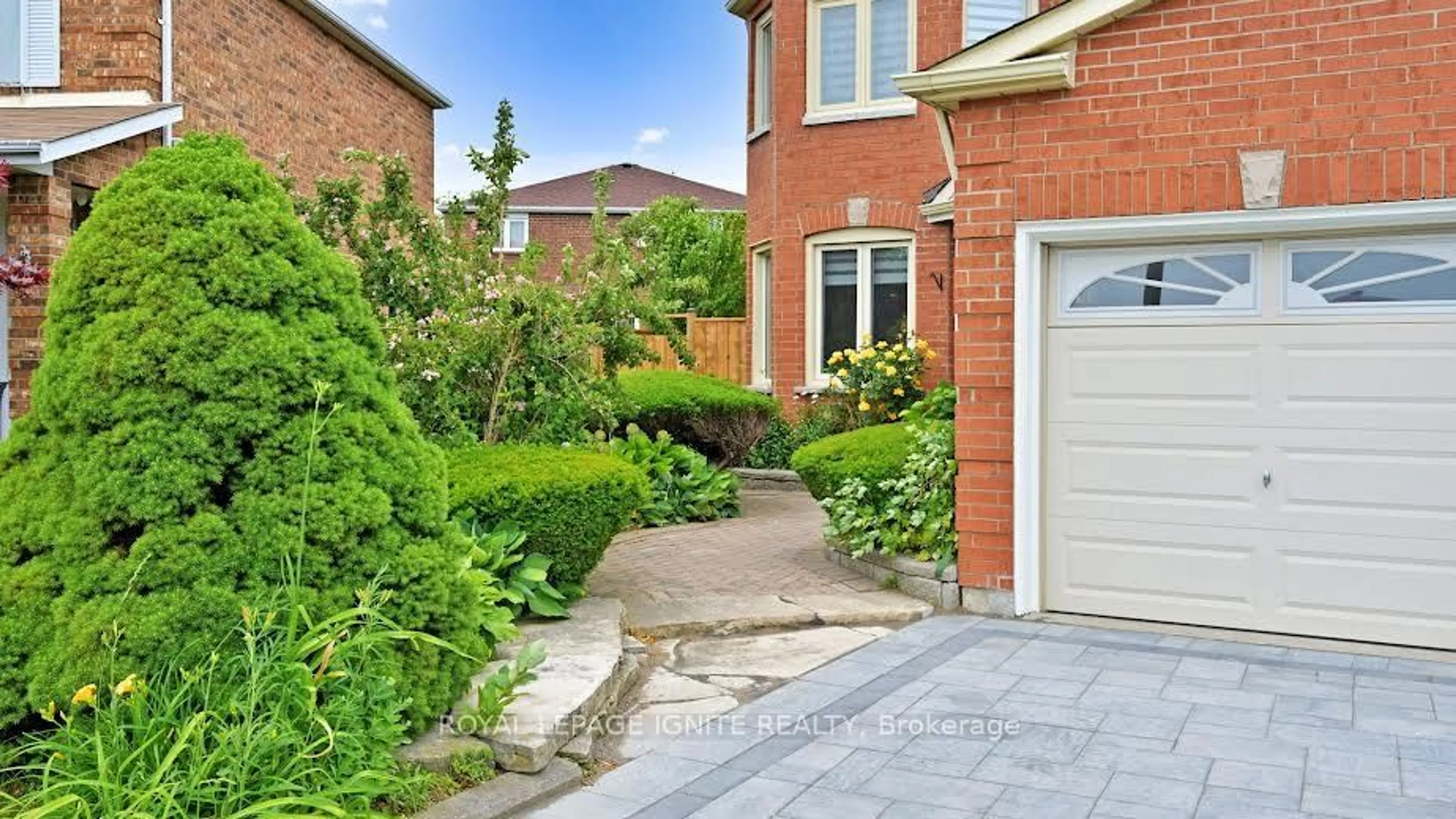 Home with brick exterior material, street for 18 Littleborough Crt, Toronto Ontario M1C 4S5
