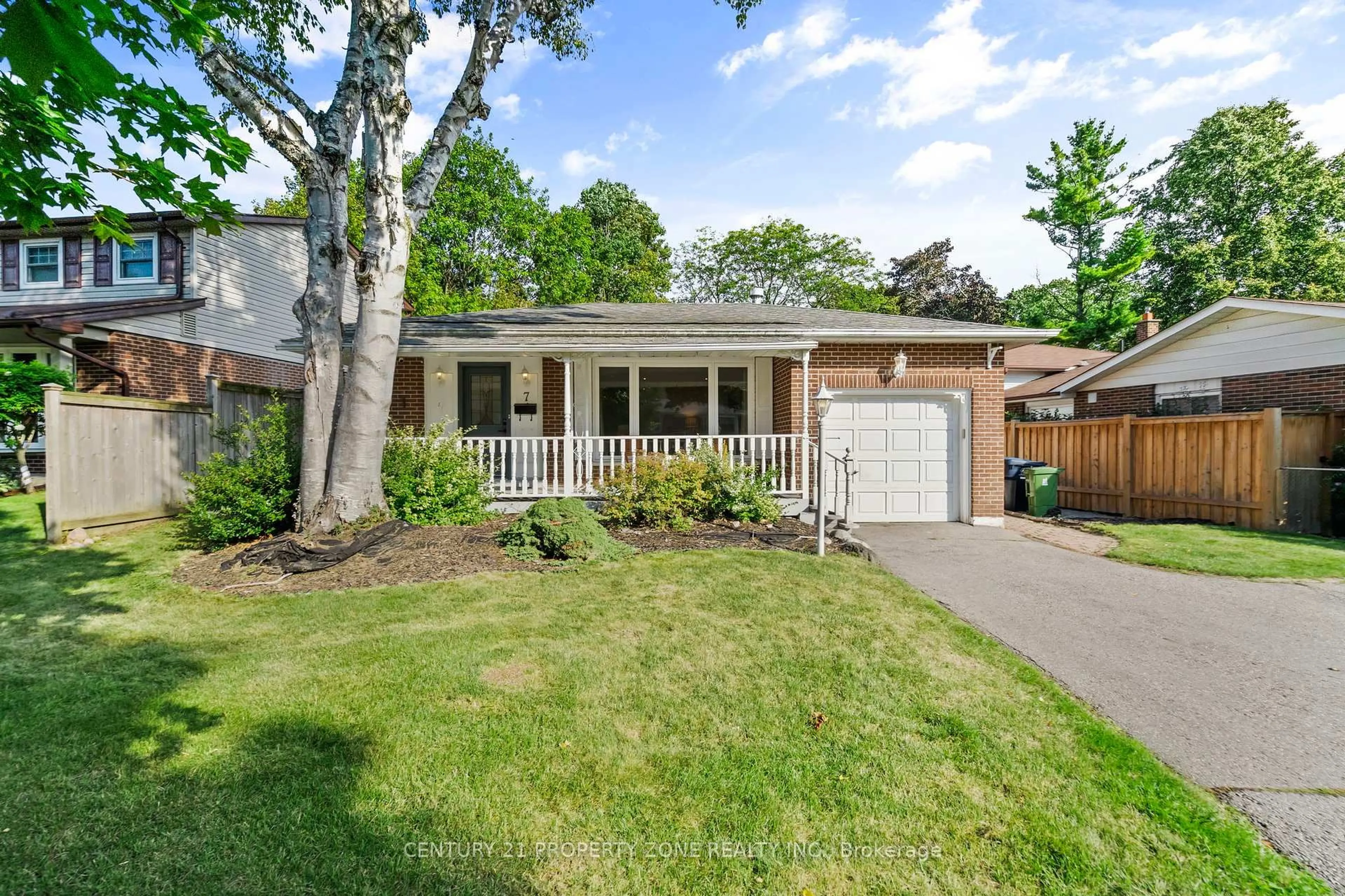 Home with vinyl exterior material, street for 7 Rodarick Dr, Toronto Ontario M1C 1W4
