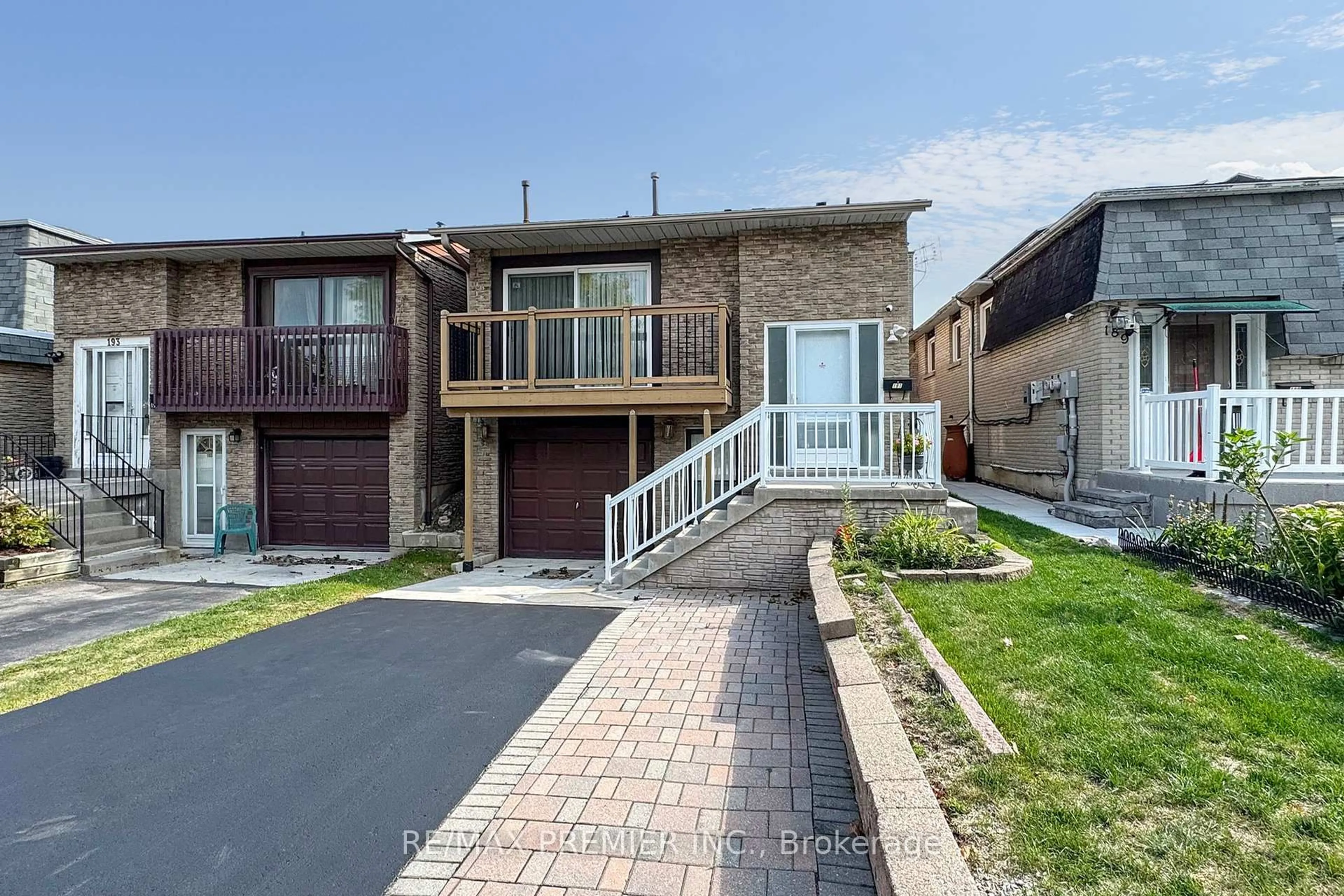Home with brick exterior material, street for 191 Invergordon Ave, Toronto Ontario M1S 3Z1