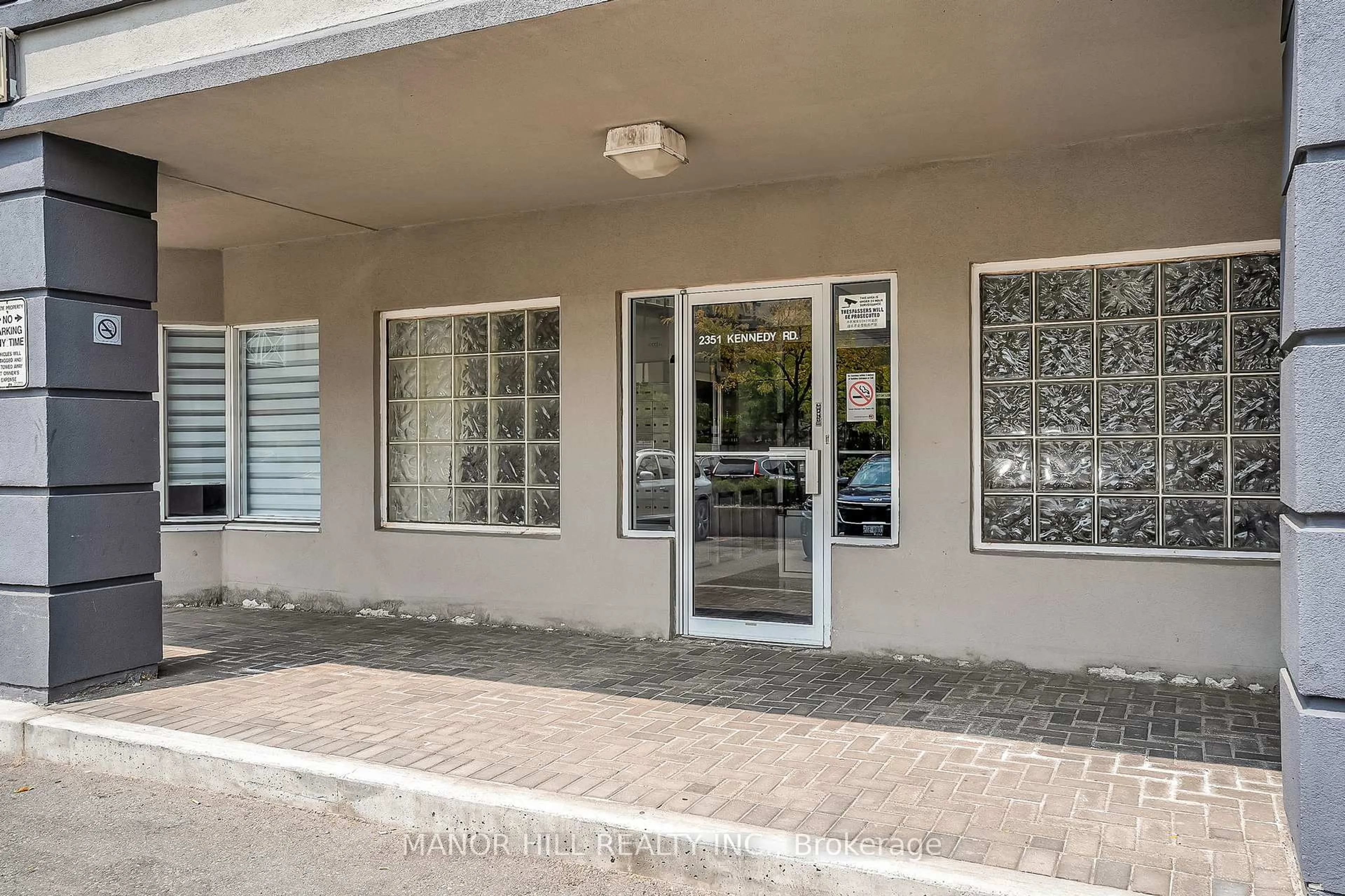 Indoor foyer for 2351 Kennedy Rd #301, Toronto Ontario M1T 3G9
