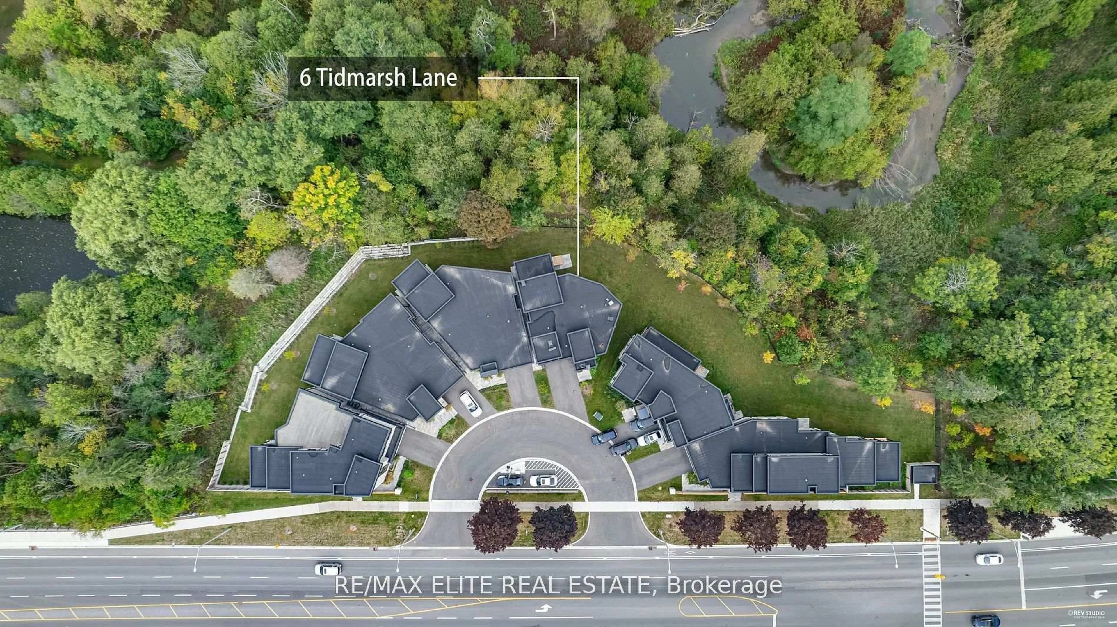 A pic from outside/outdoor area/front of a property/back of a property/a pic from drone, street for 6 Tidmarsh Lane, Ajax Ontario L1T 4S1