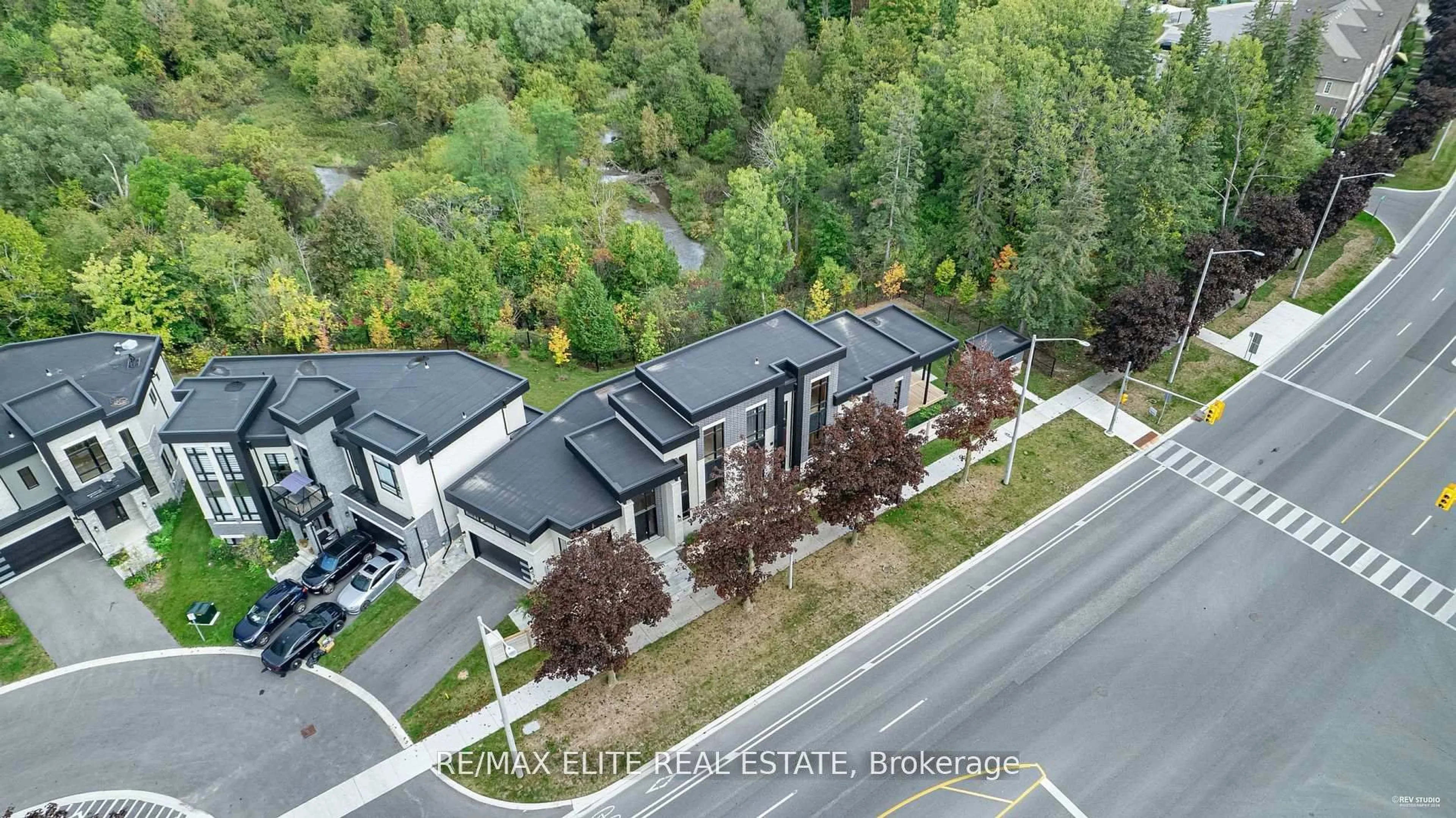A pic from outside/outdoor area/front of a property/back of a property/a pic from drone, street for 2 Tidmarsh Lane, Ajax Ontario L1T 4S1