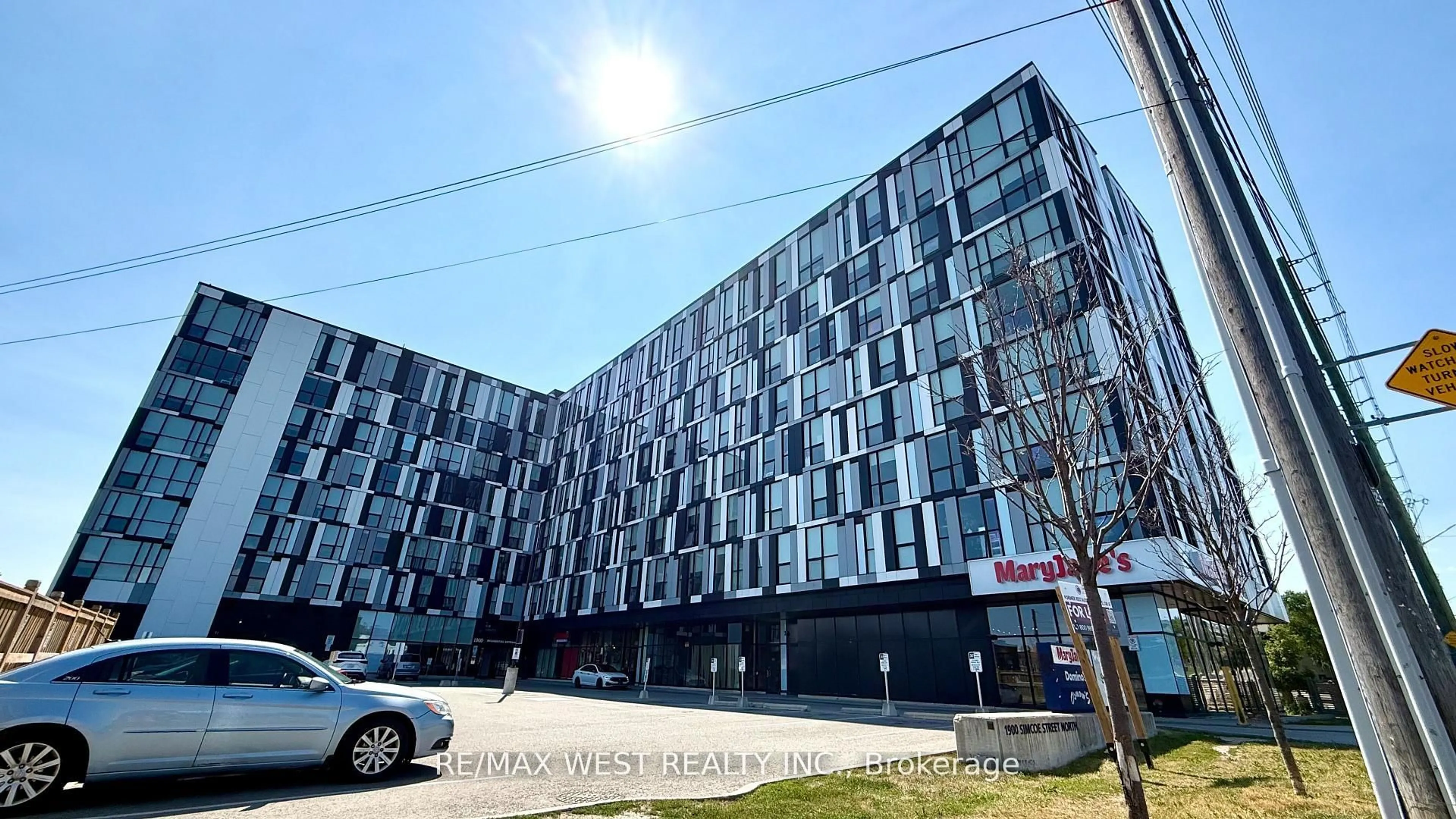 Unknown for 1900 Simcoe St #712, Oshawa Ontario L1G 4Y3