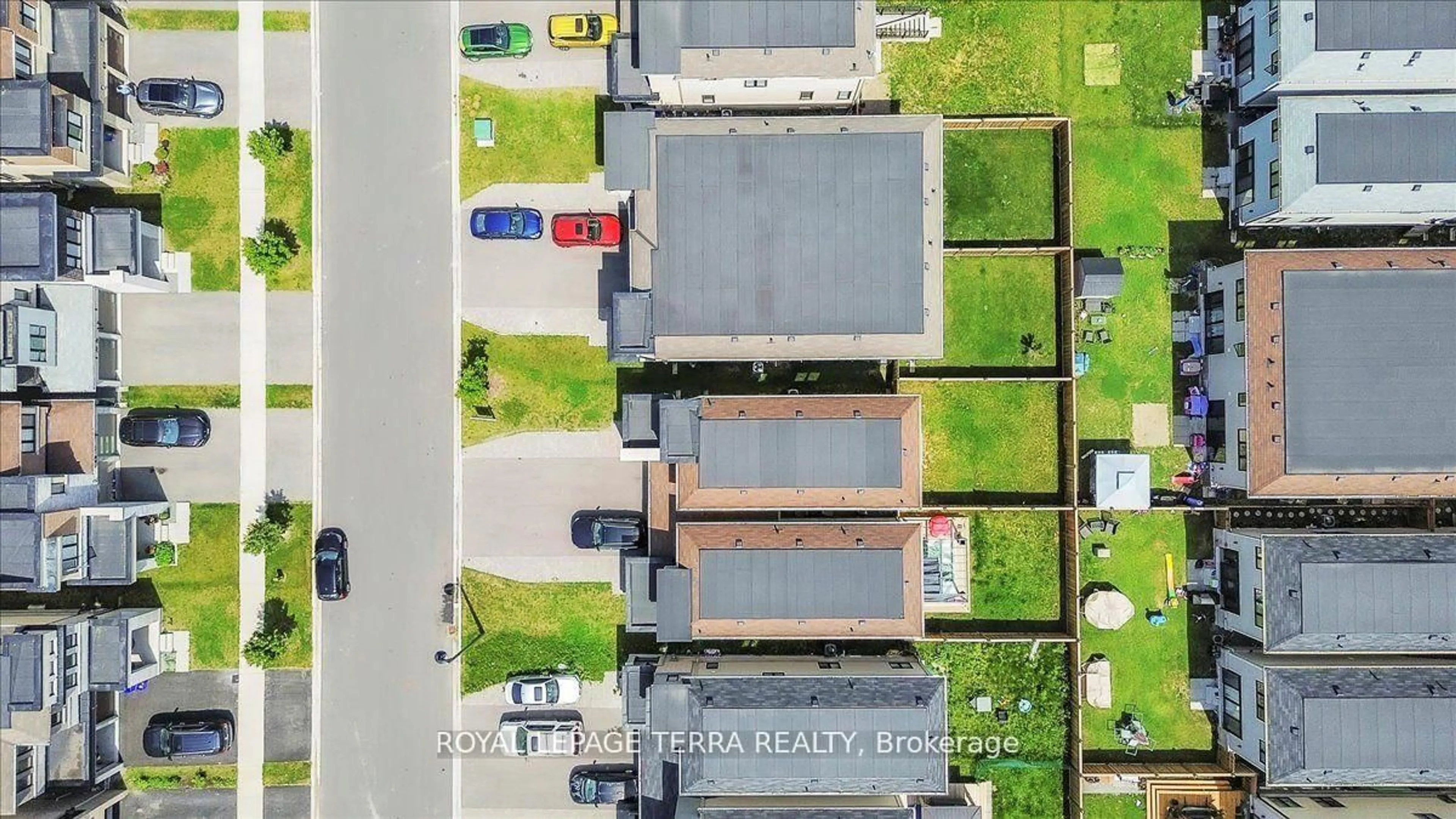 A pic from outside/outdoor area/front of a property/back of a property/a pic from drone, street for 67 CRYDERMAN Lane, Clarington Ontario L1C 2W3