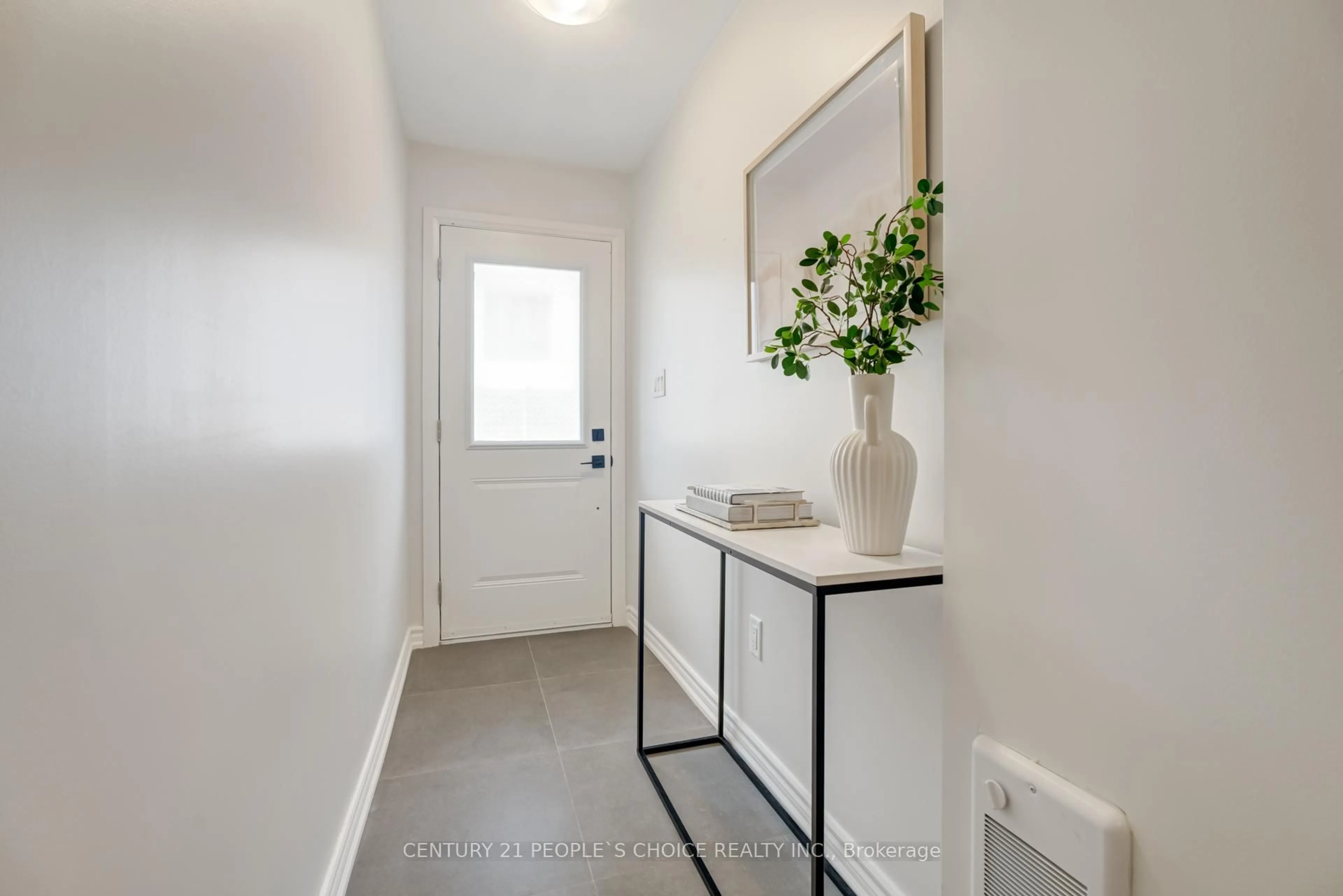 Indoor entryway for 1629 Pleasure Valley Path, Oshawa Ontario L1G 0E3