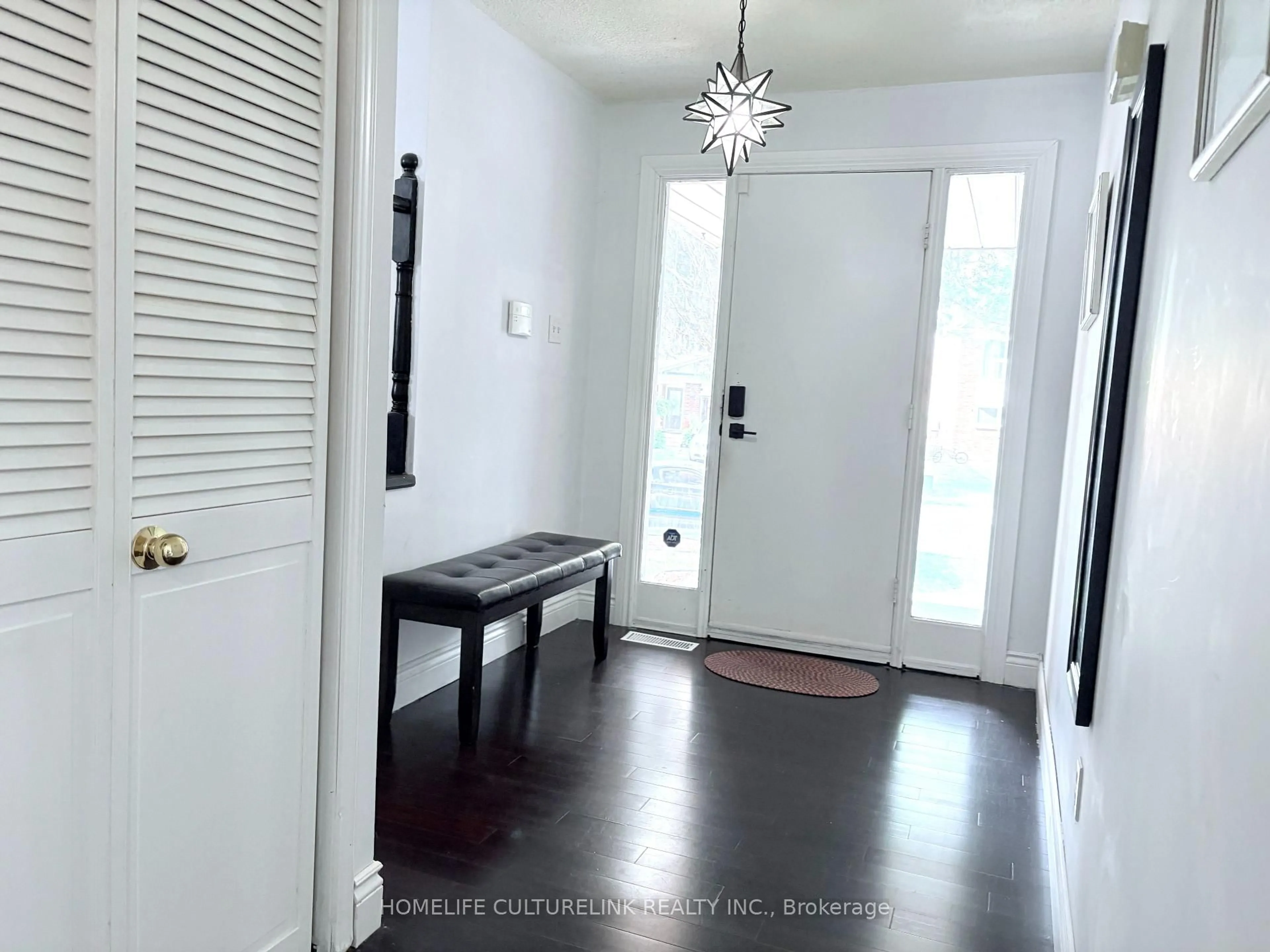 Indoor entryway for 79 Frost Dr, Whitby Ontario L1P 1C8