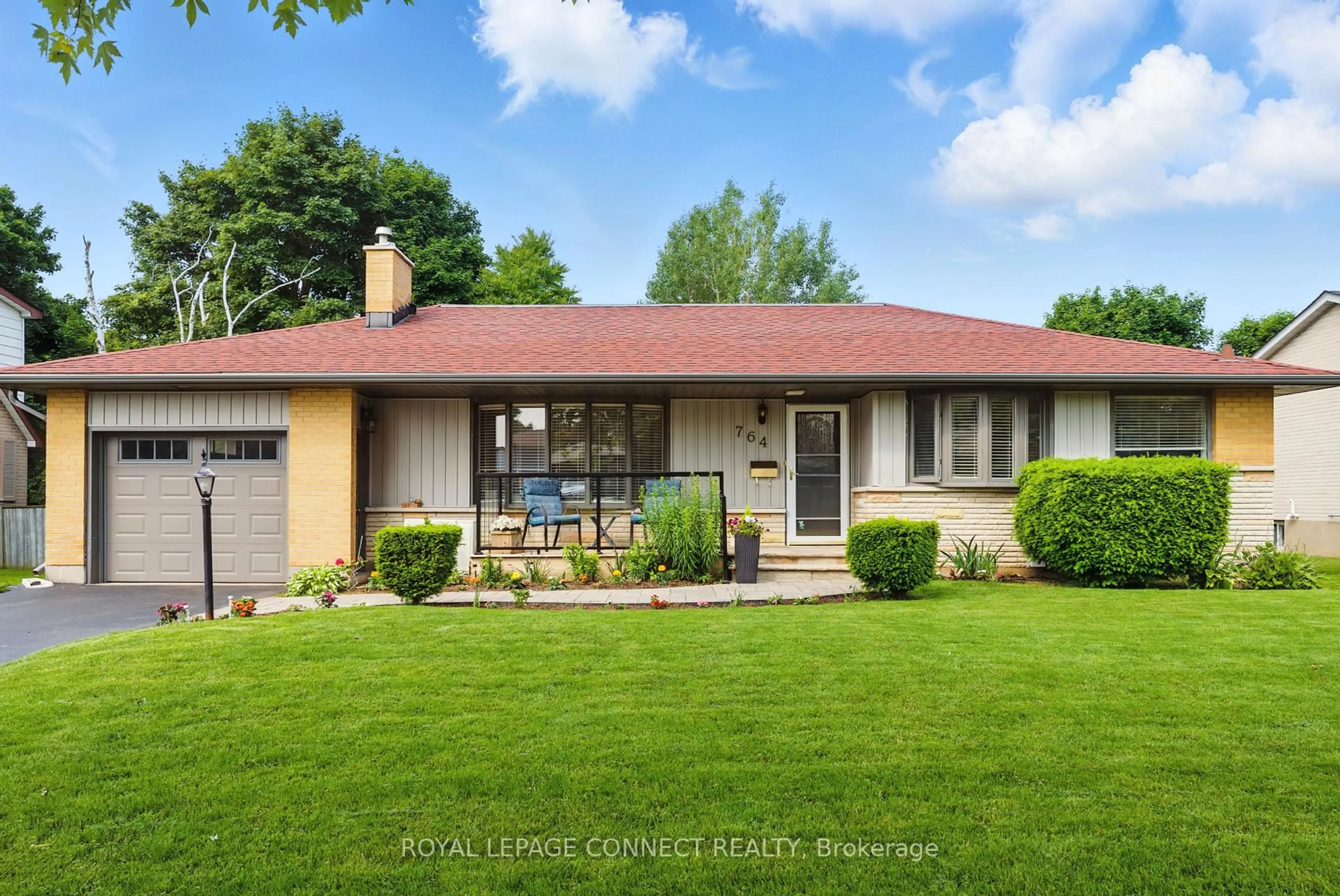Home with vinyl exterior material, street for 764 Westdale St, Oshawa Ontario L1J 5B7