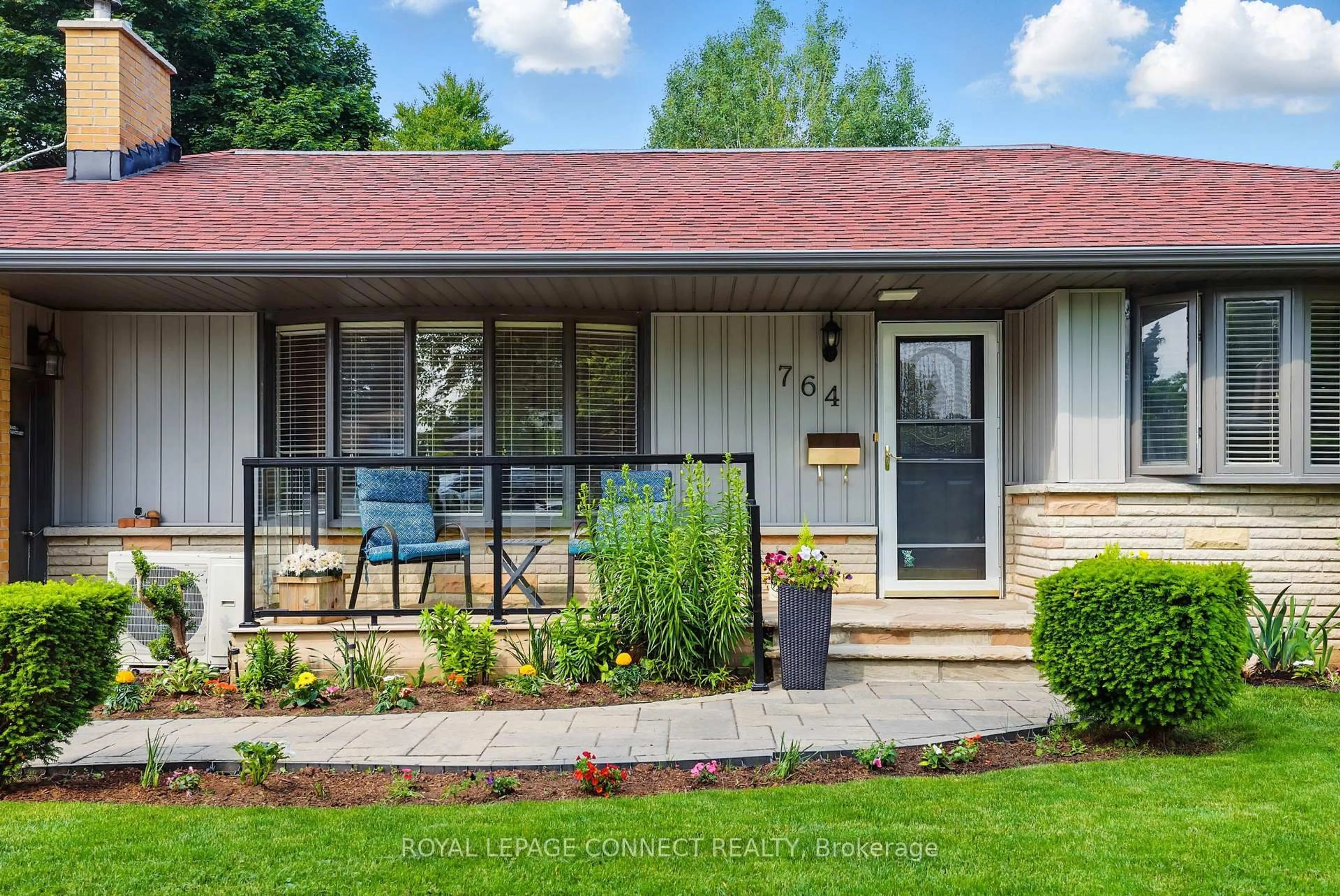 Home with vinyl exterior material, street for 764 Westdale St, Oshawa Ontario L1J 5B7