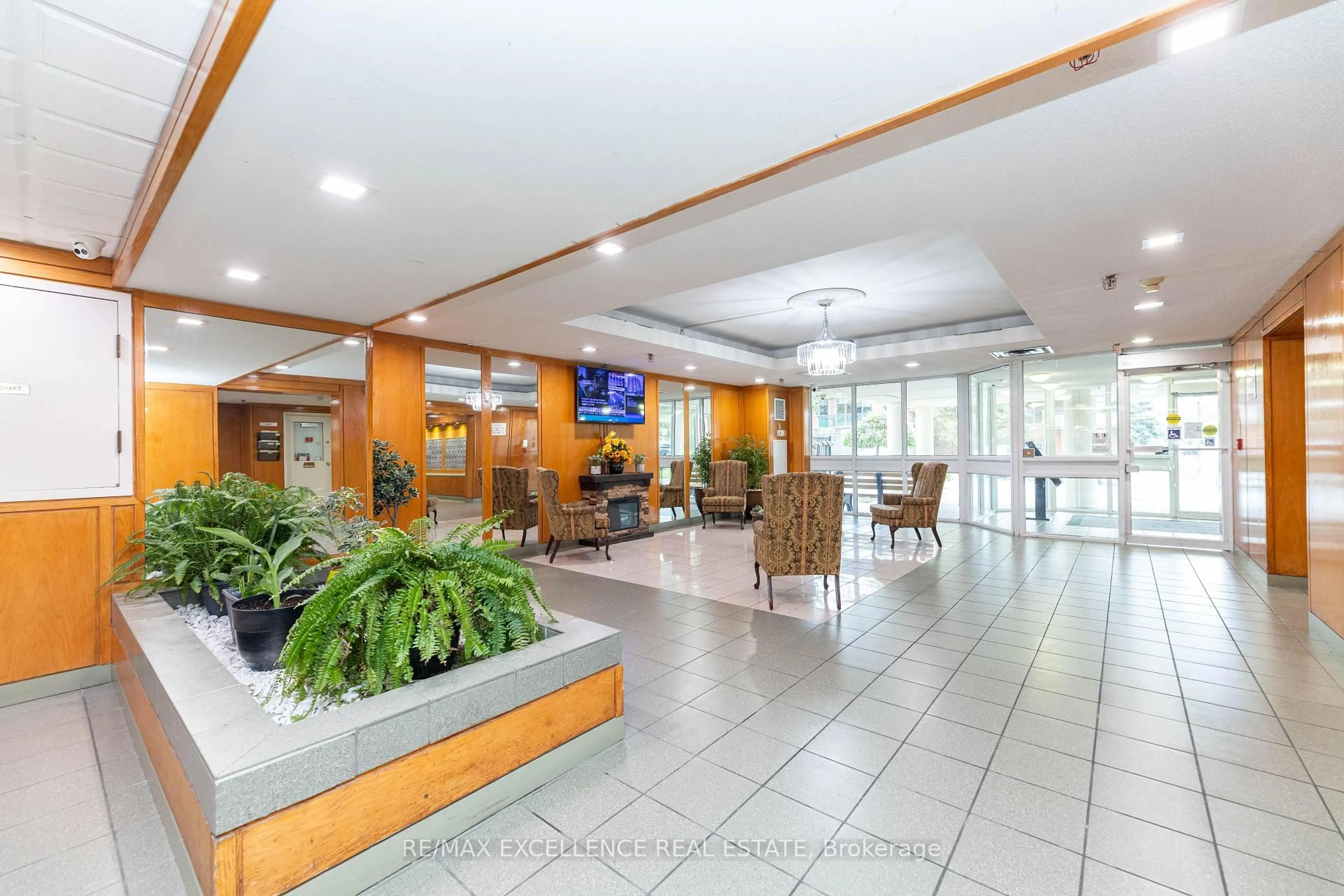 Lobby for 410 Mclevin Ave #804, Toronto Ontario M1B 5J5