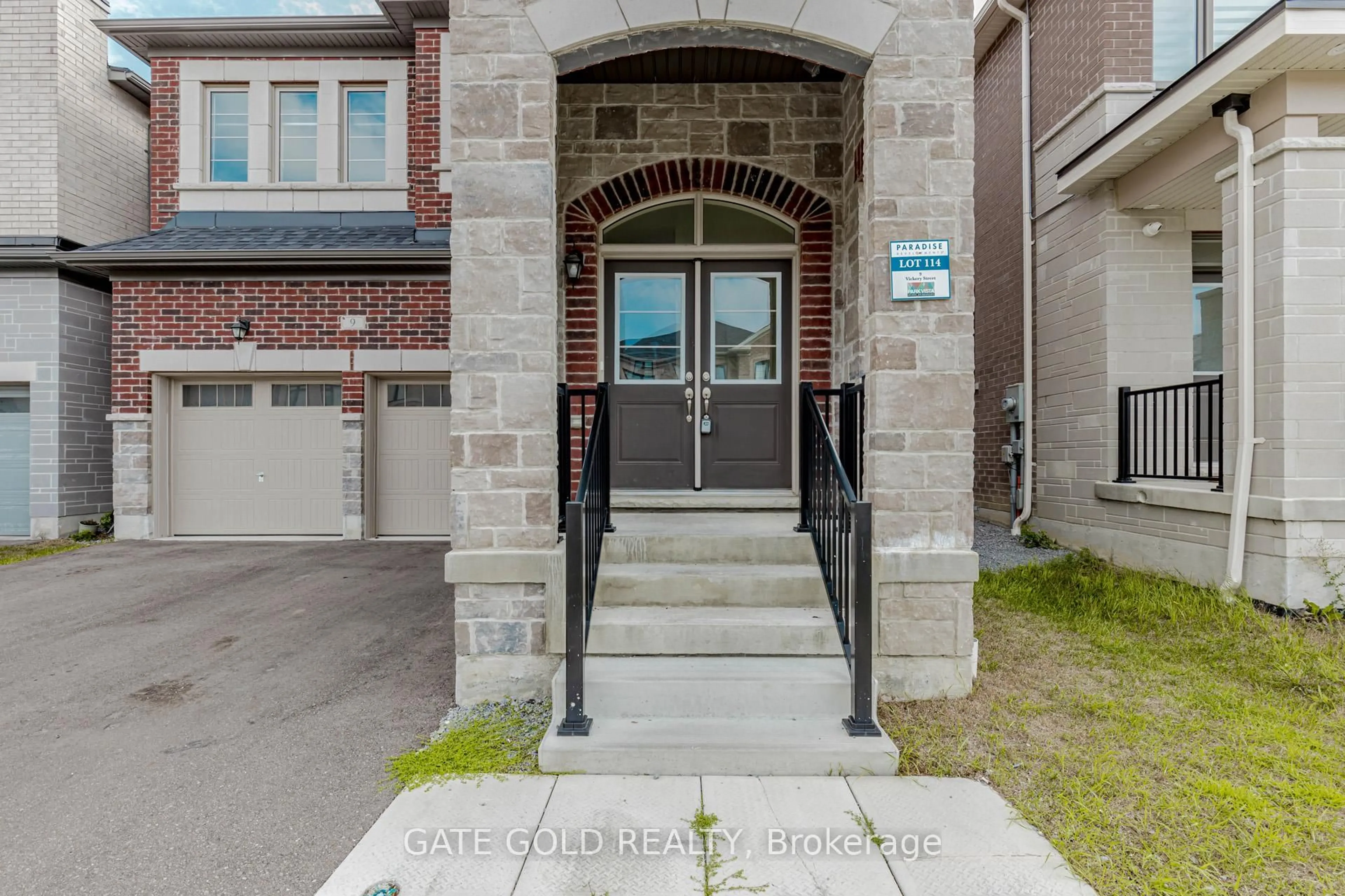 Unknown for 9 Vickery St, Whitby Ontario L1P 0L1