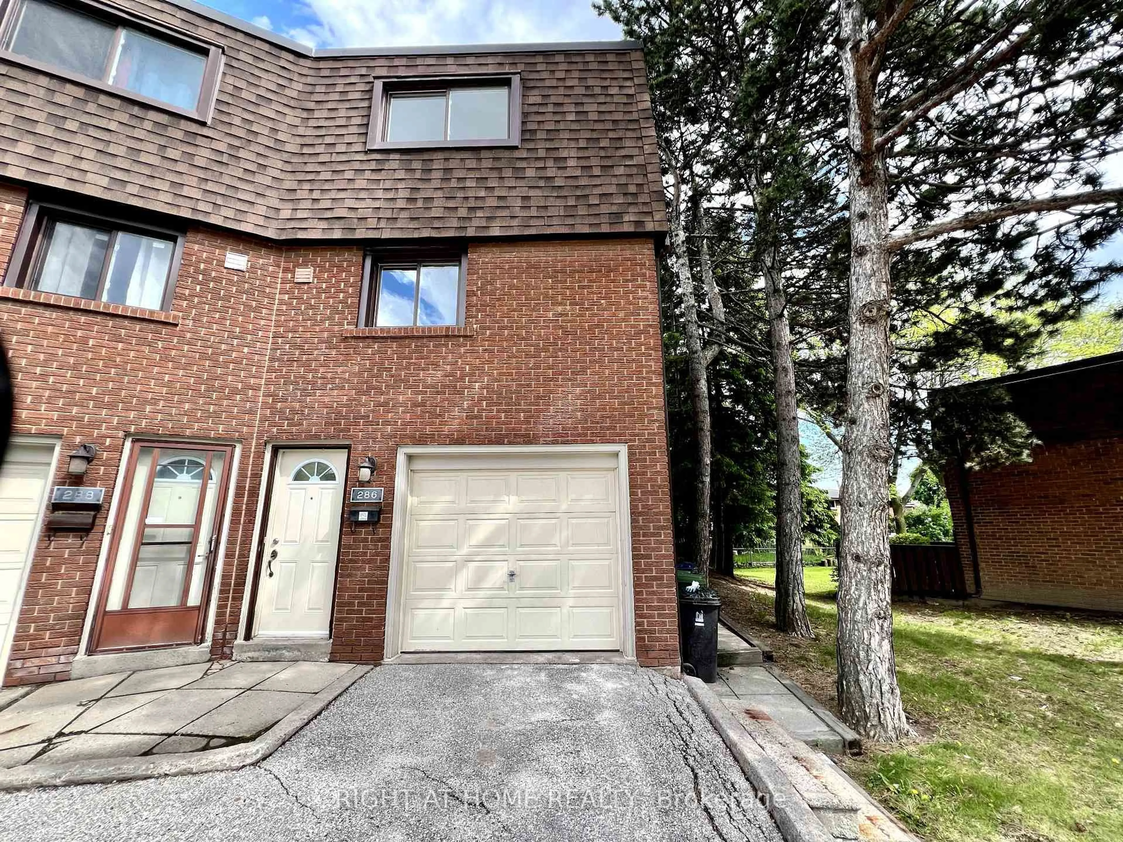 Unknown for 286 Sprucewood Crt #43, Toronto Ontario M1W 1P9