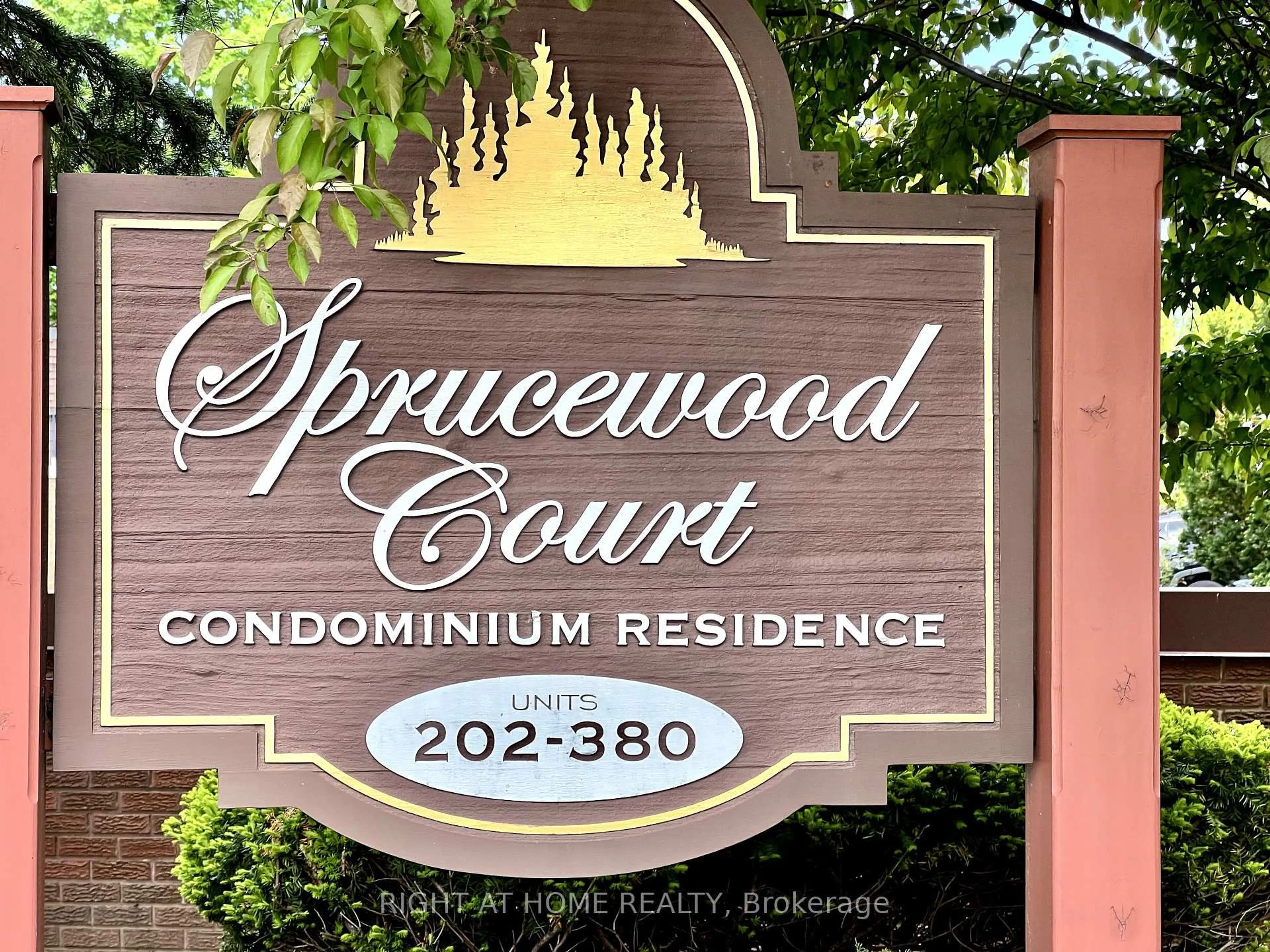 Indoor foyer for 286 Sprucewood Crt #43, Toronto Ontario M1W 1P9