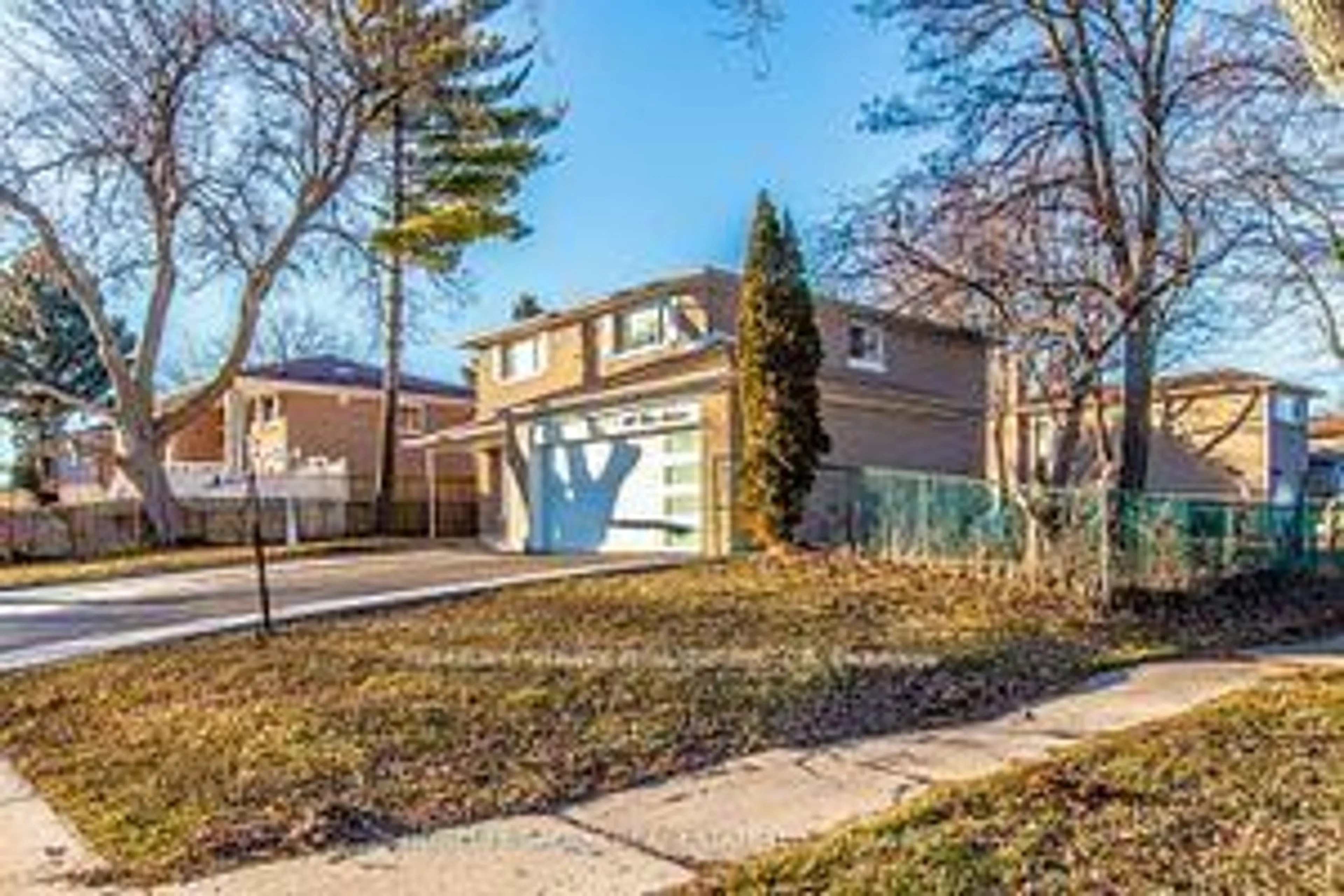 Home with brick exterior material, street for 114 Slan Ave, Toronto Ontario M1G 3B8
