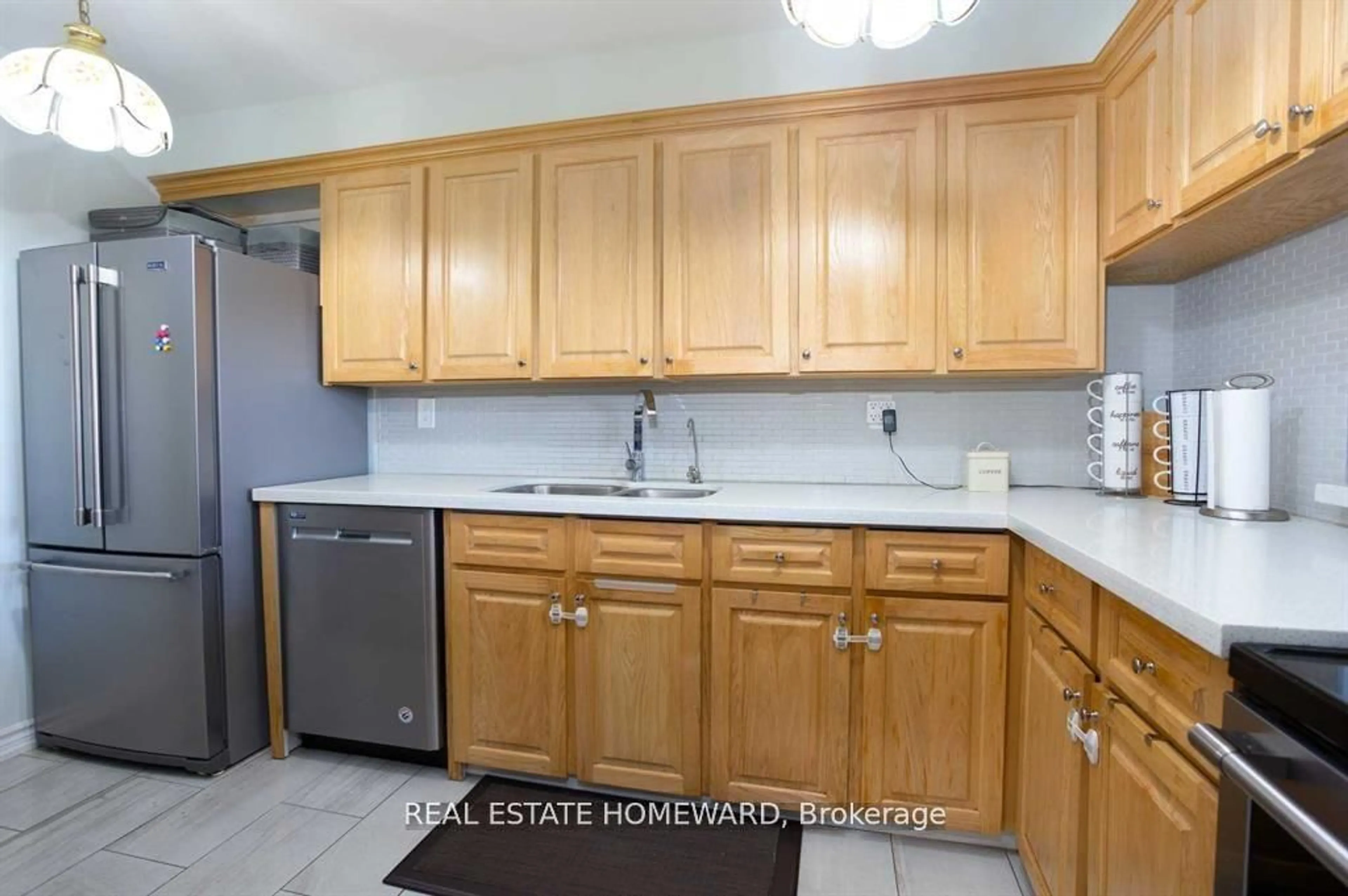Standard kitchen, unknown for 2365 Kennedy Rd #1101, Toronto Ontario M1T 3S6