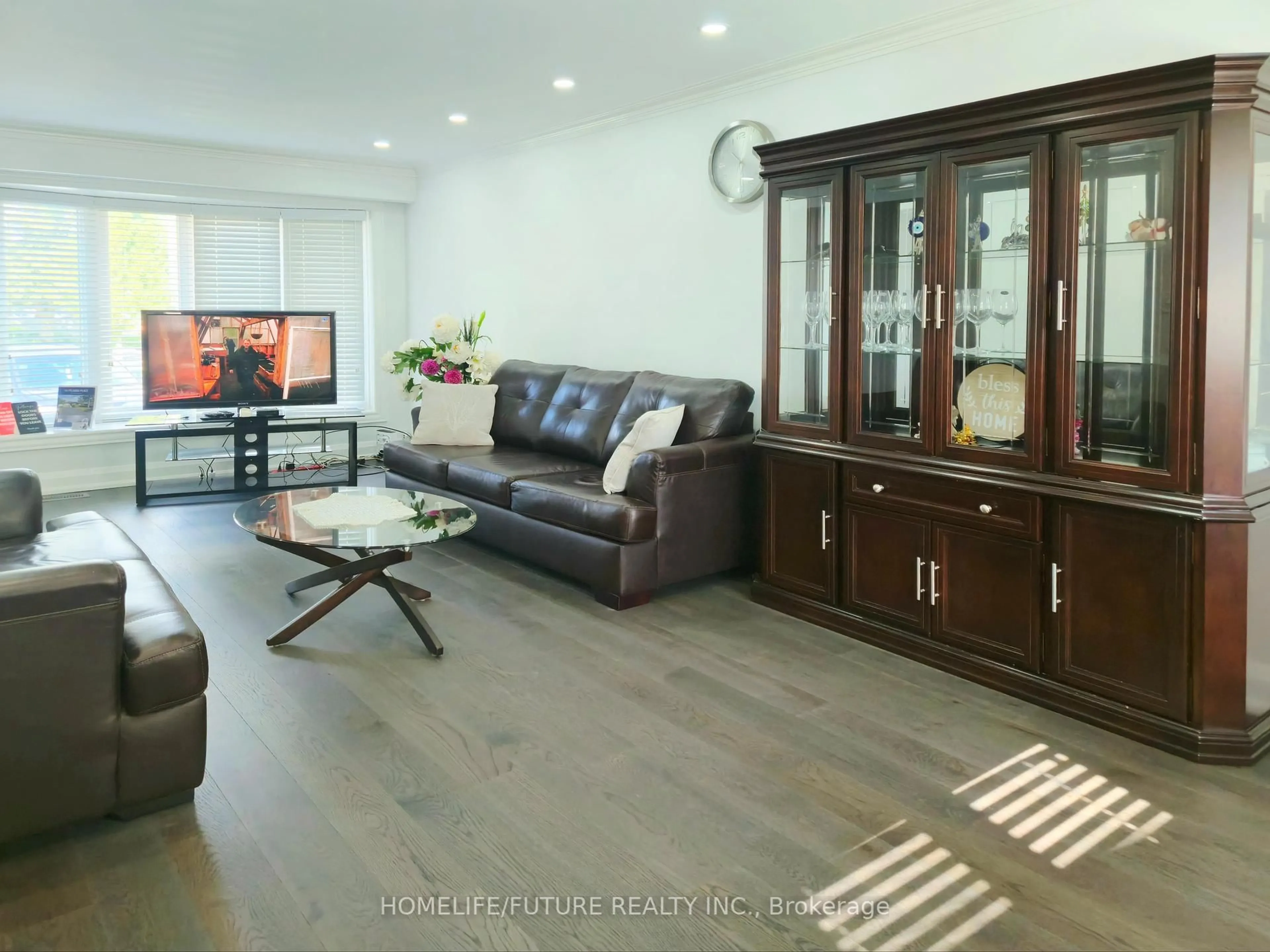 Living room with furniture, unknown for 14 Pelmar Pl, Toronto Ontario M1G 1G5