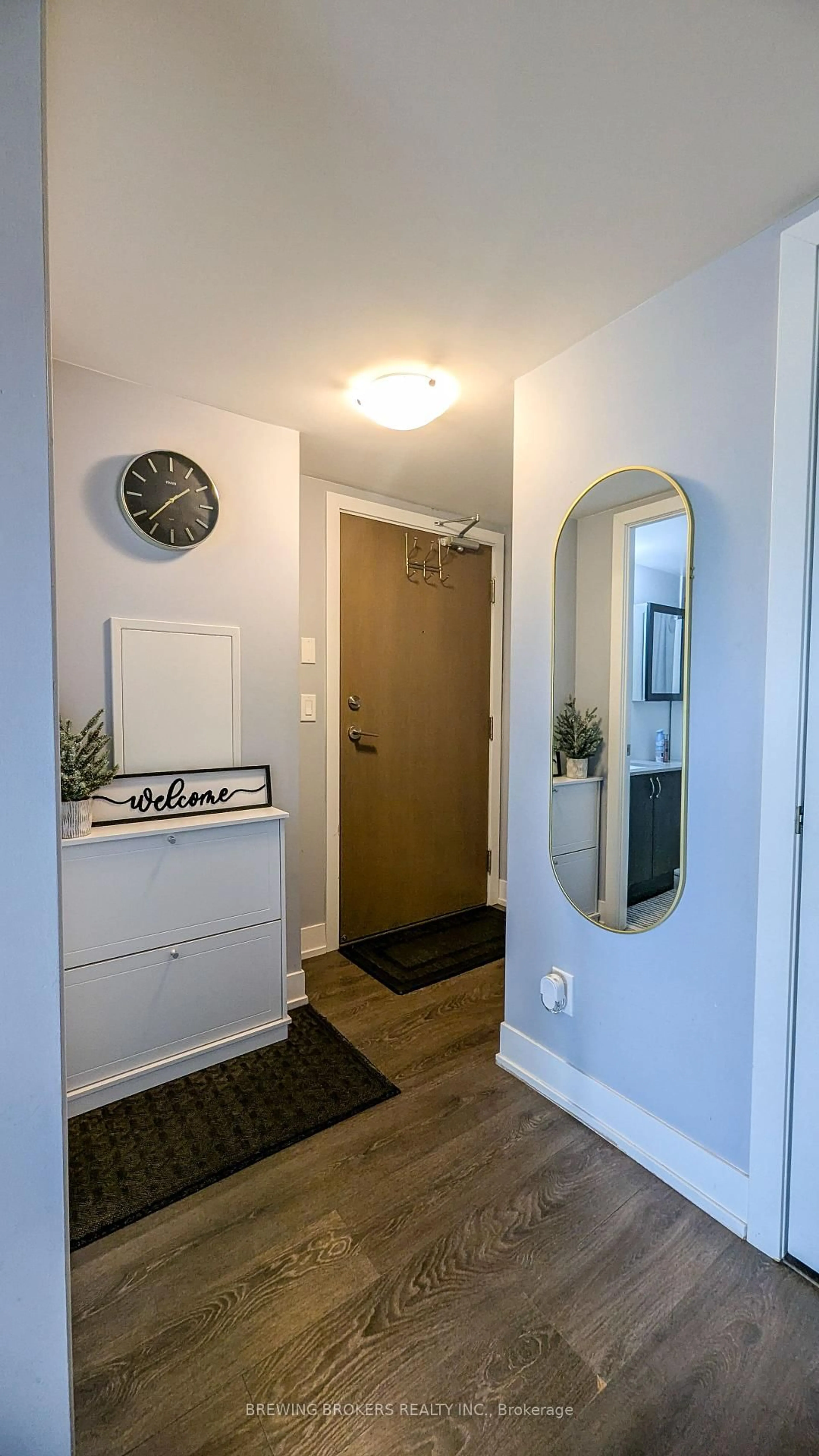Indoor entryway for 1255 Bayly St #2101, Pickering Ontario L1W 0B6