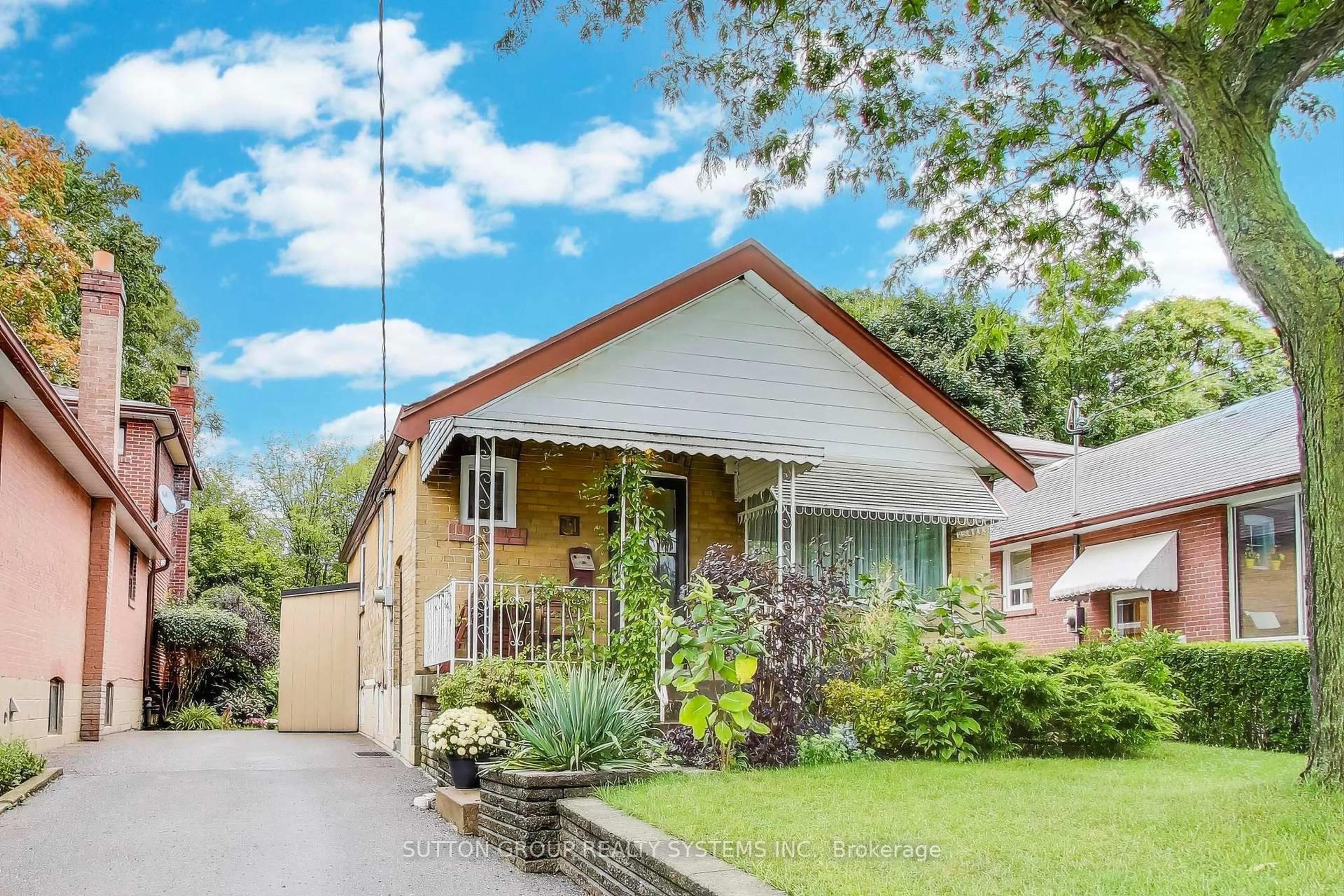 Unknown for 31 Doris Dr, Toronto Ontario M4B 3C7