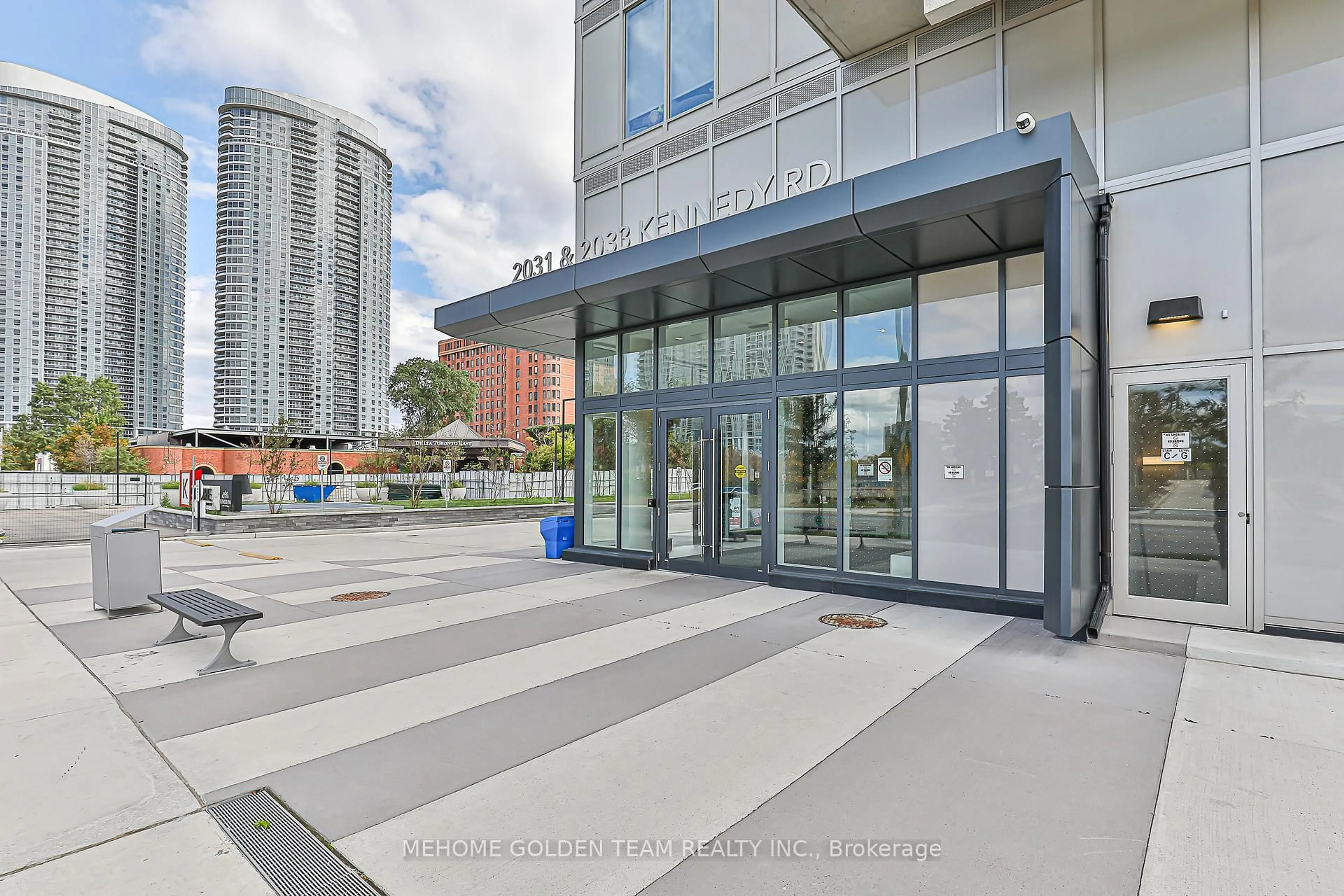 Indoor foyer for 2033 Kennedy Rd #2808, Toronto Ontario M1T 0B9