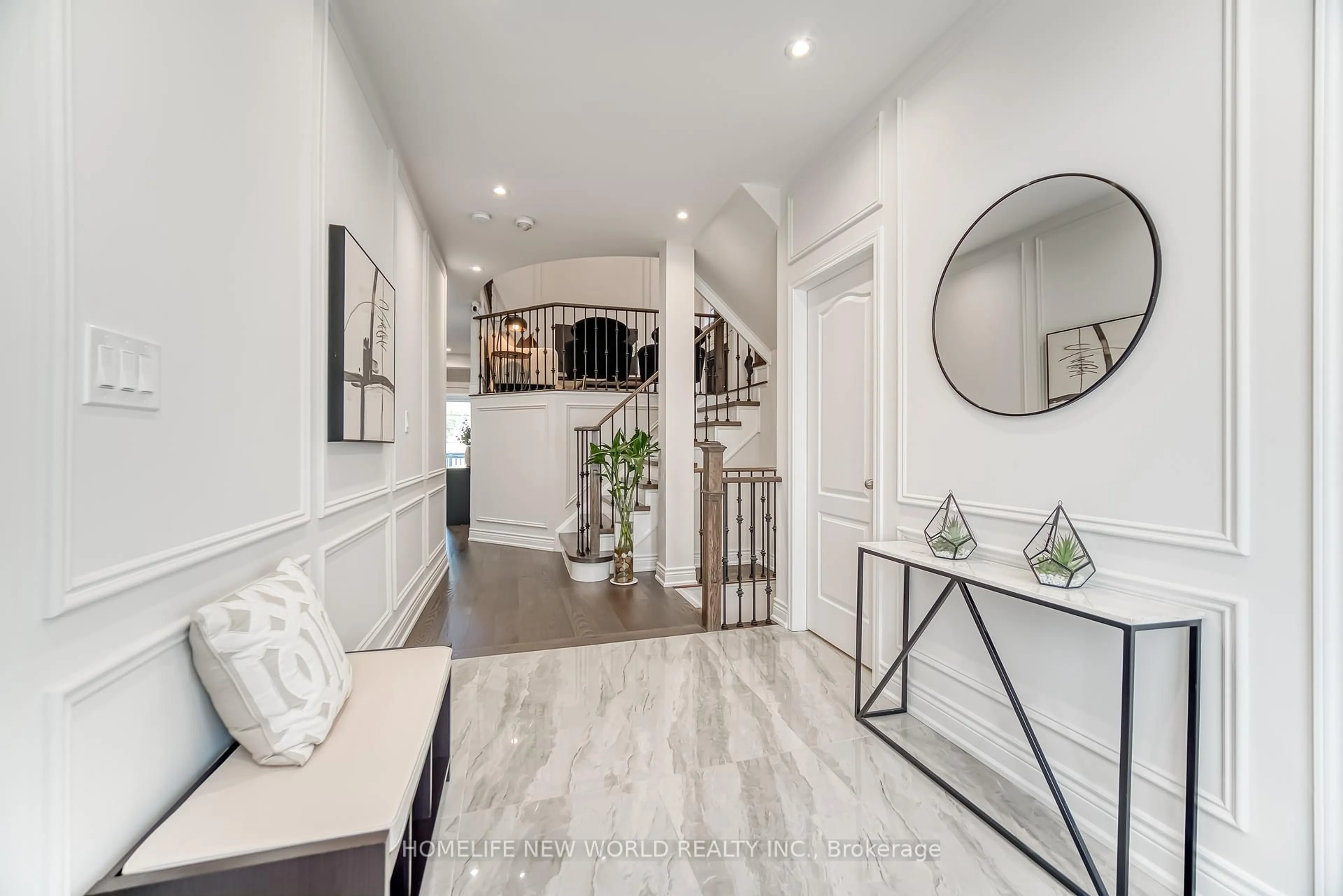 Indoor entryway for 2437 Equestrian Cres, Oshawa Ontario L1L 0L7
