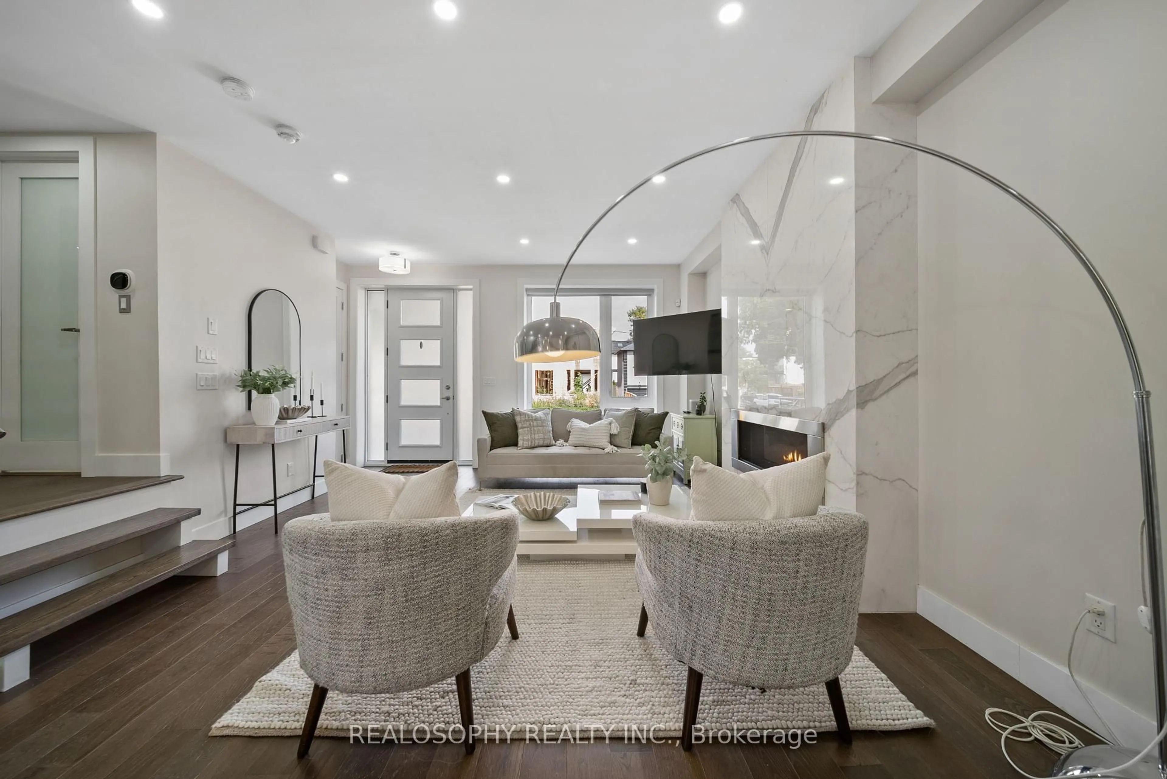 Living room with furniture, unknown for 9 Plains Rd, Toronto Ontario M4J 2P9