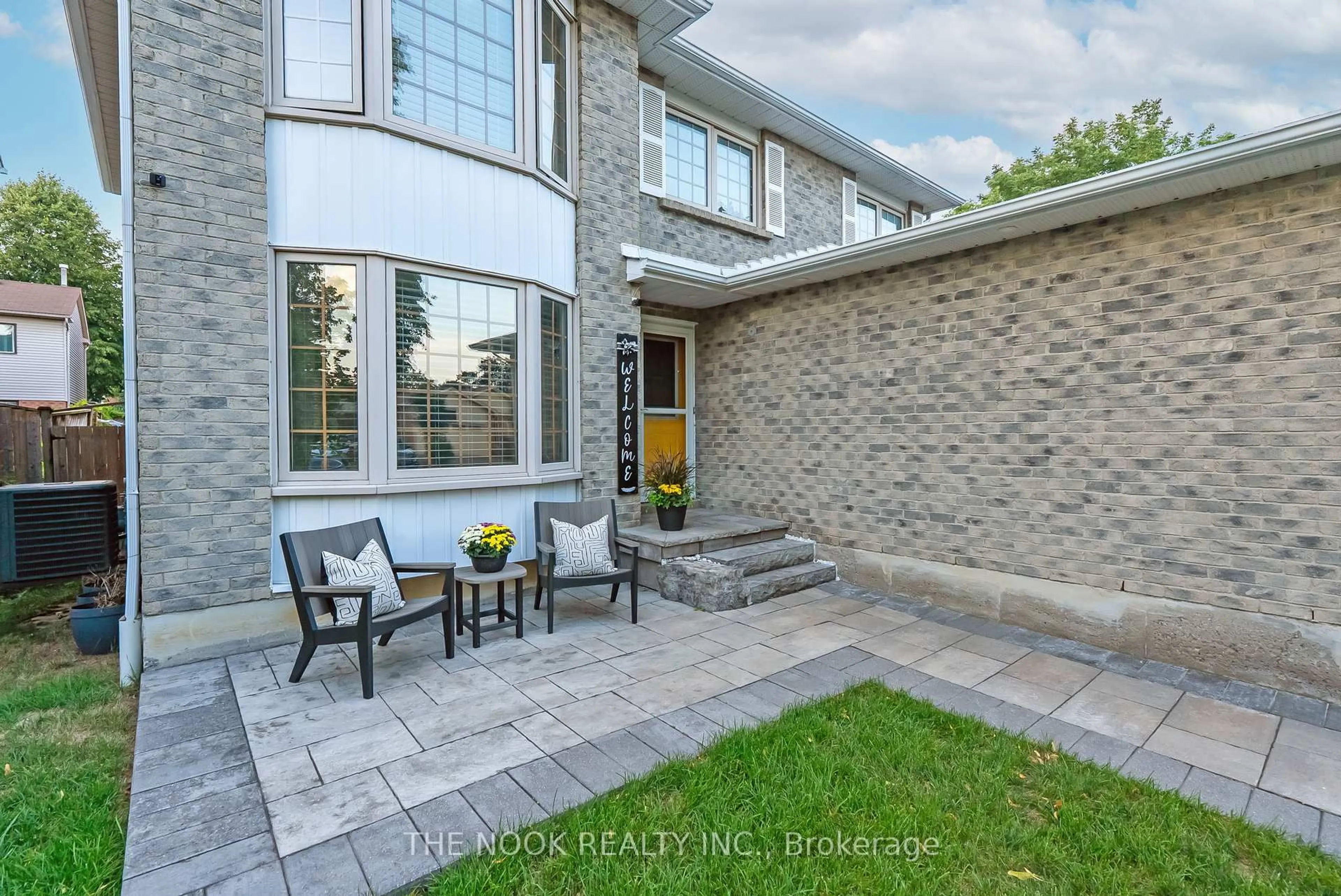 Home with brick exterior material, street for 18 Mowat Crt, Whitby Ontario L1N 8H1