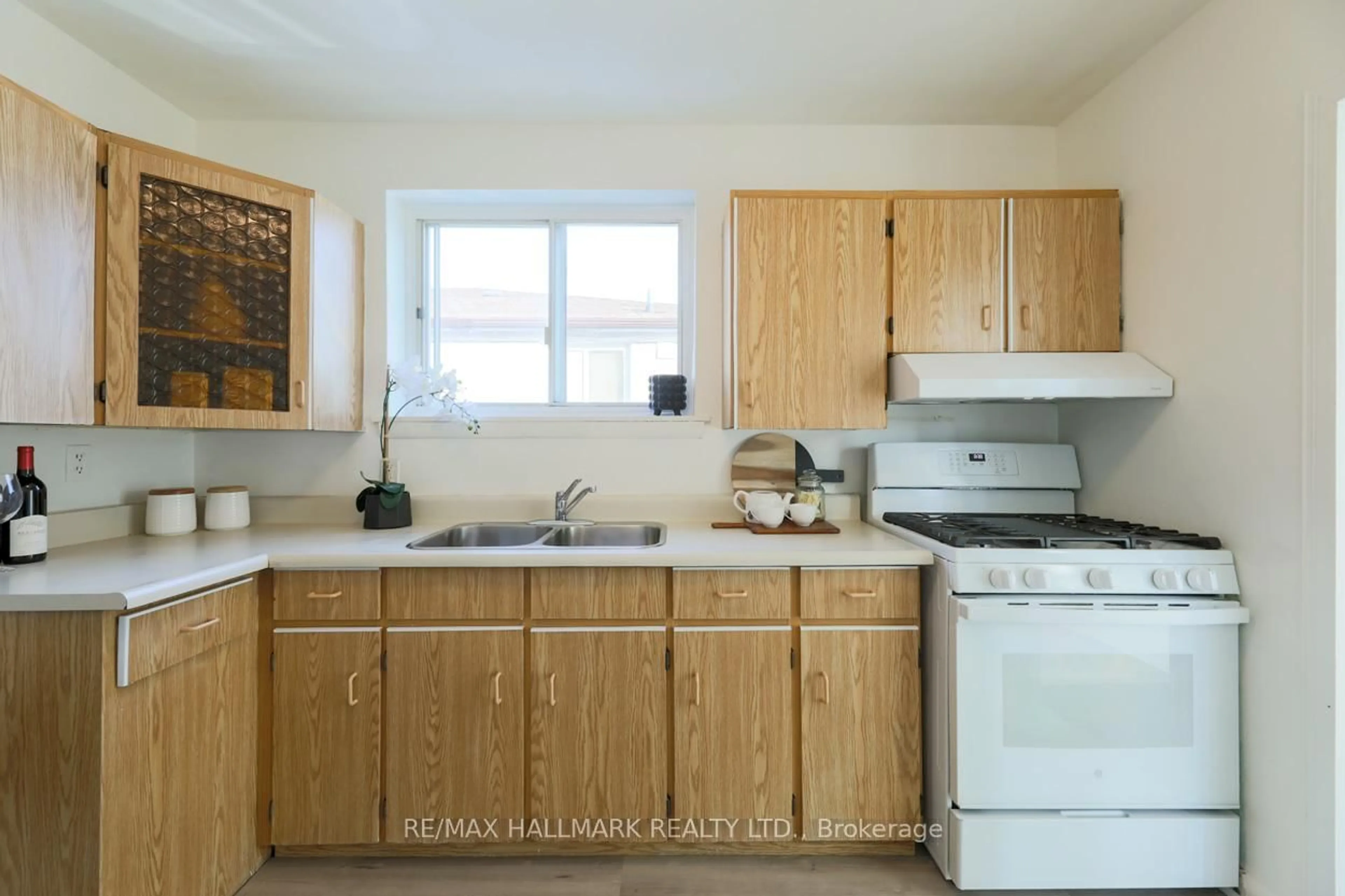 Standard kitchen, unknown for 152 Santamonica Blvd, Toronto Ontario M1L 4H6